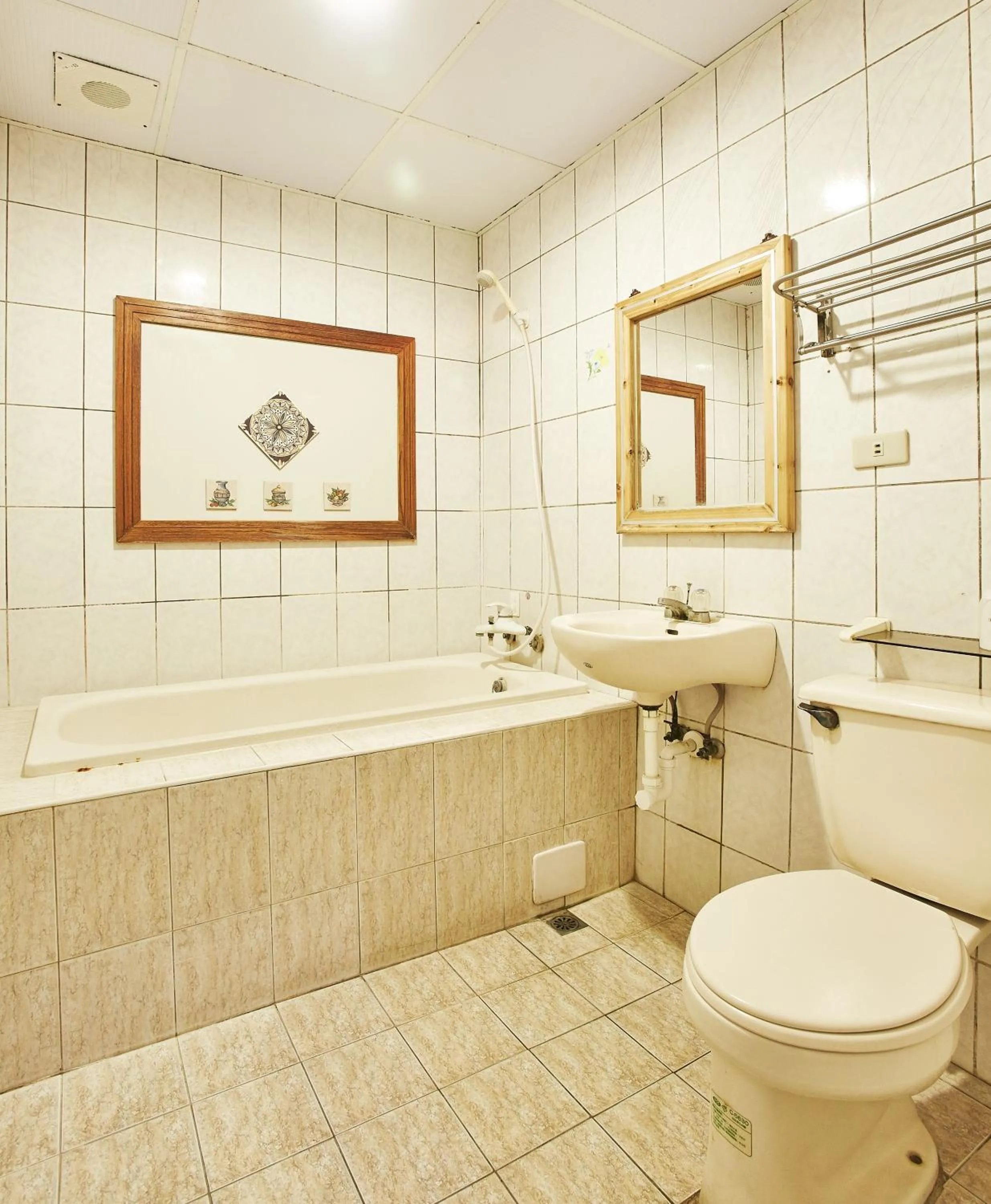 Boutique Twin Room in Rainbow Resort Hotel