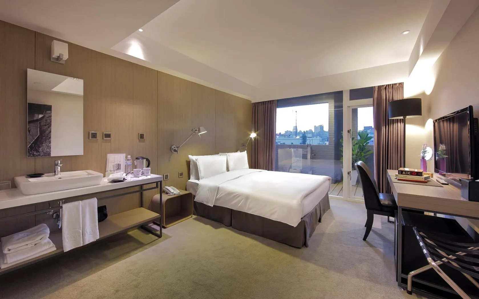 Superior Double Room in Hotelday Taichung