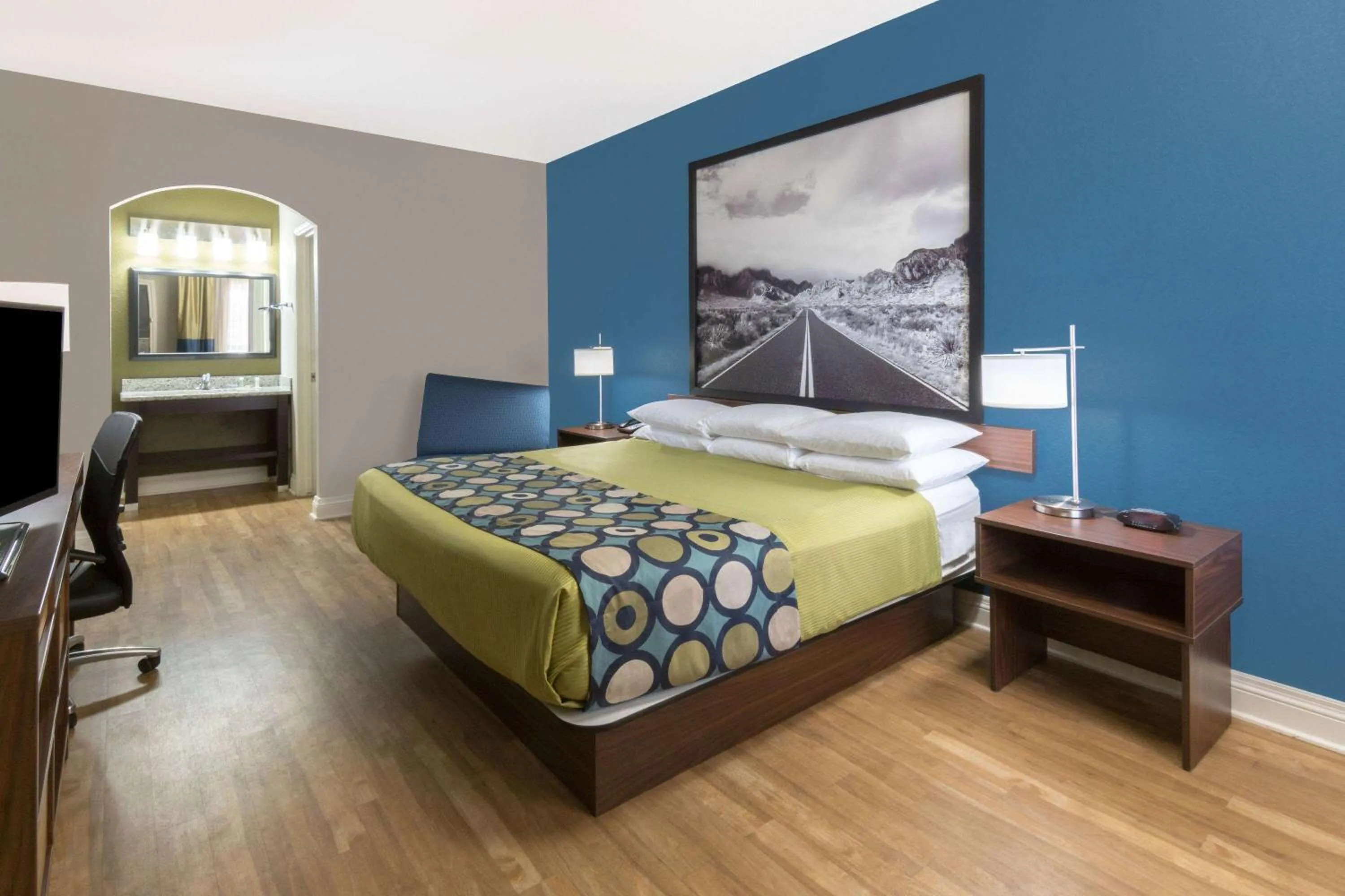 Queen Room with Roll-In Shower - Mobility/Hearing Accessible - Non-Smoking in Super 8 by Wyndham San Antonio Near Fort Sam Houston