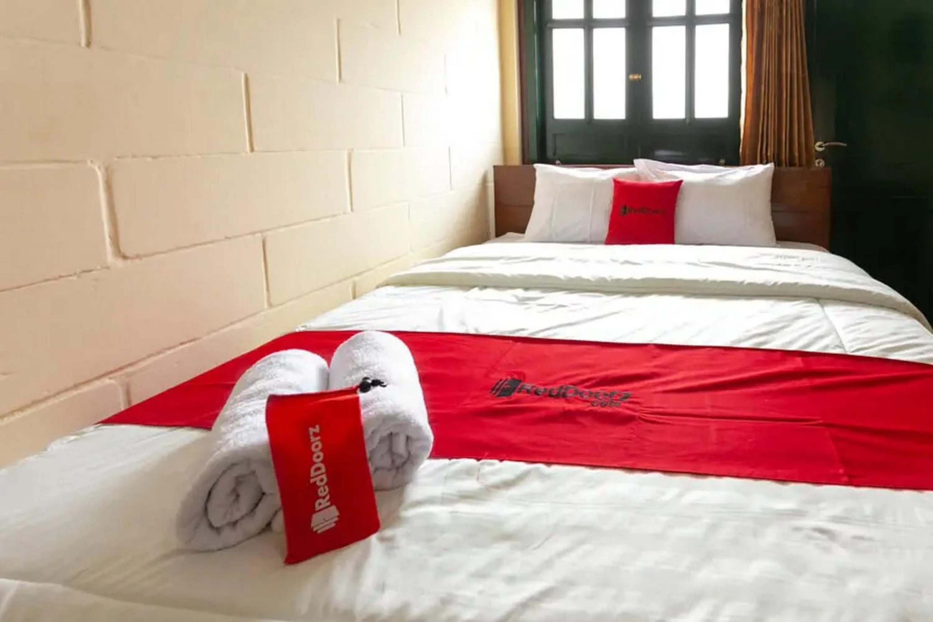 Double Room in RedDoorz Syariah near Titik Nol Yogyakarta