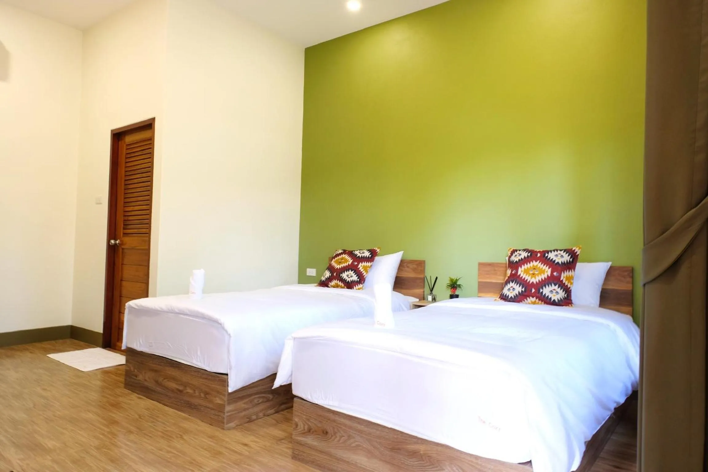 Twin Room with Private Bathroom in The Cozy Hotel