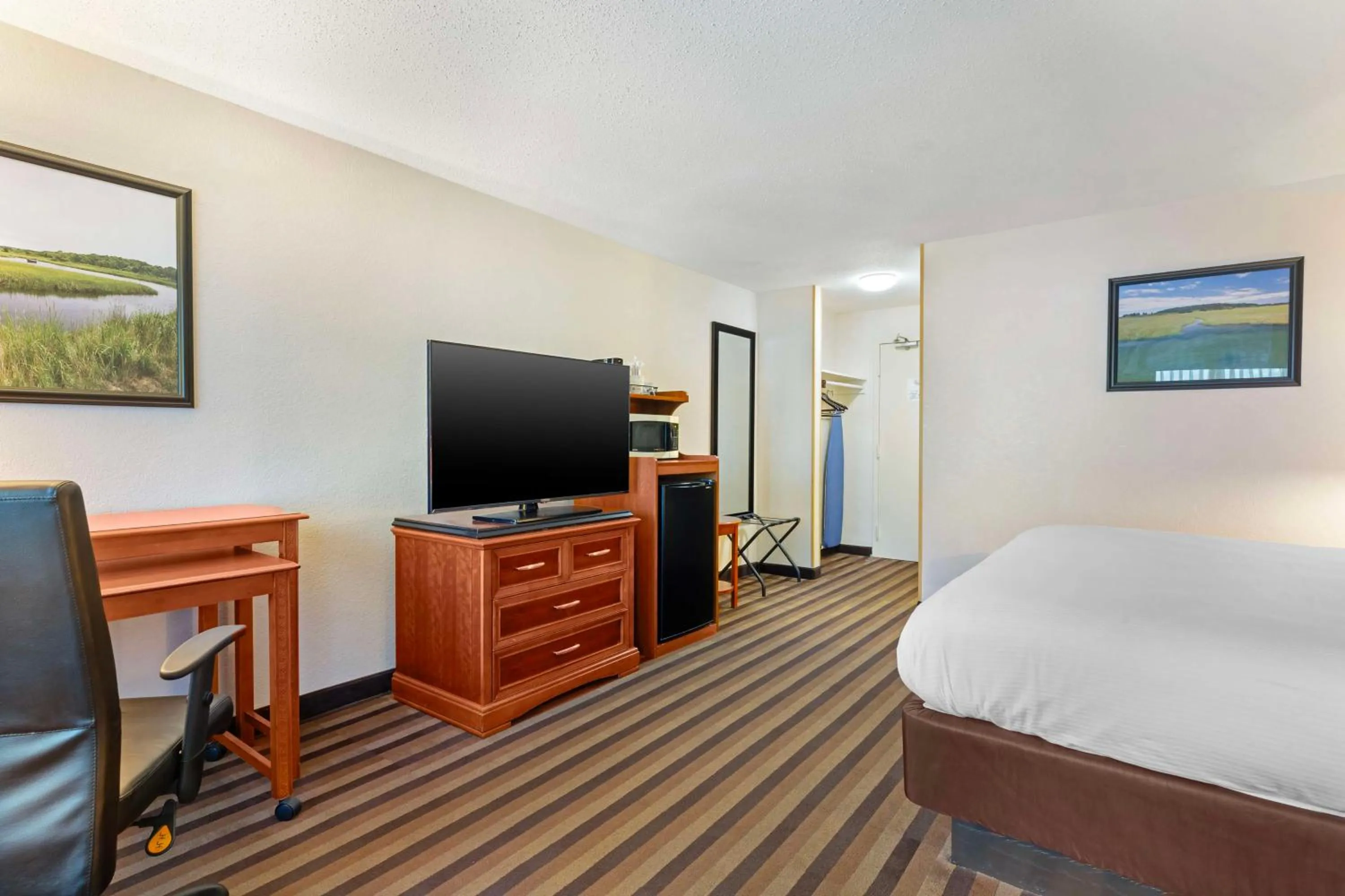 King Room - Non-Smoking in Best Western Rockland