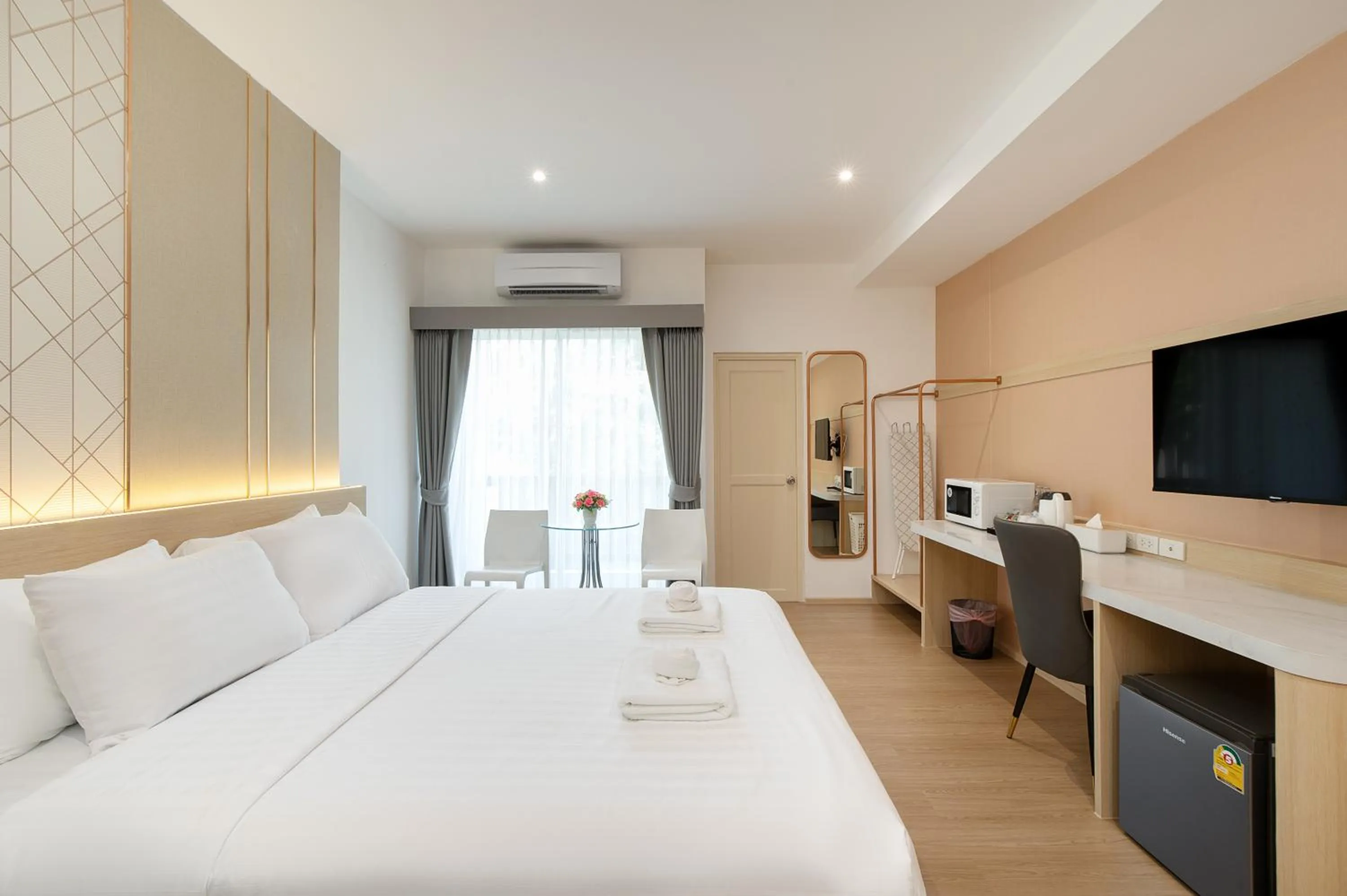 Deluxe Double Room - single occupancy in Riski Residence Ngamwongwan