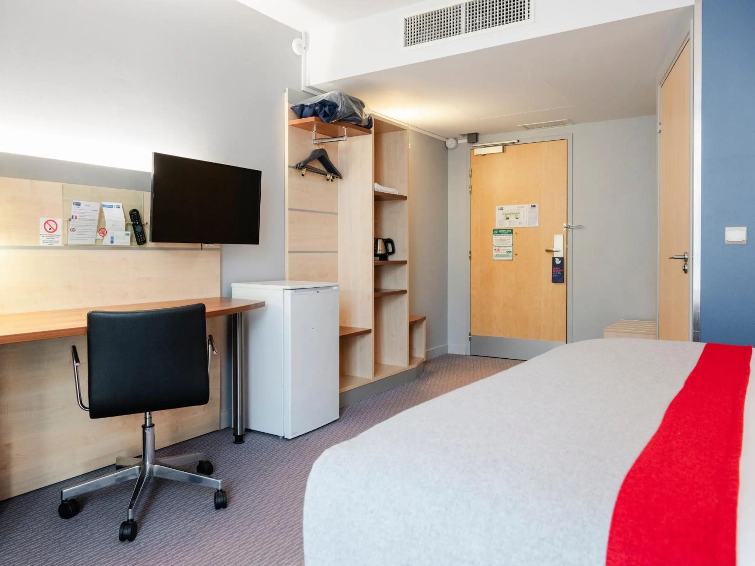 Standard Double Room - Mobility Access in Holiday Inn Express Saint-Nazaire by IHG