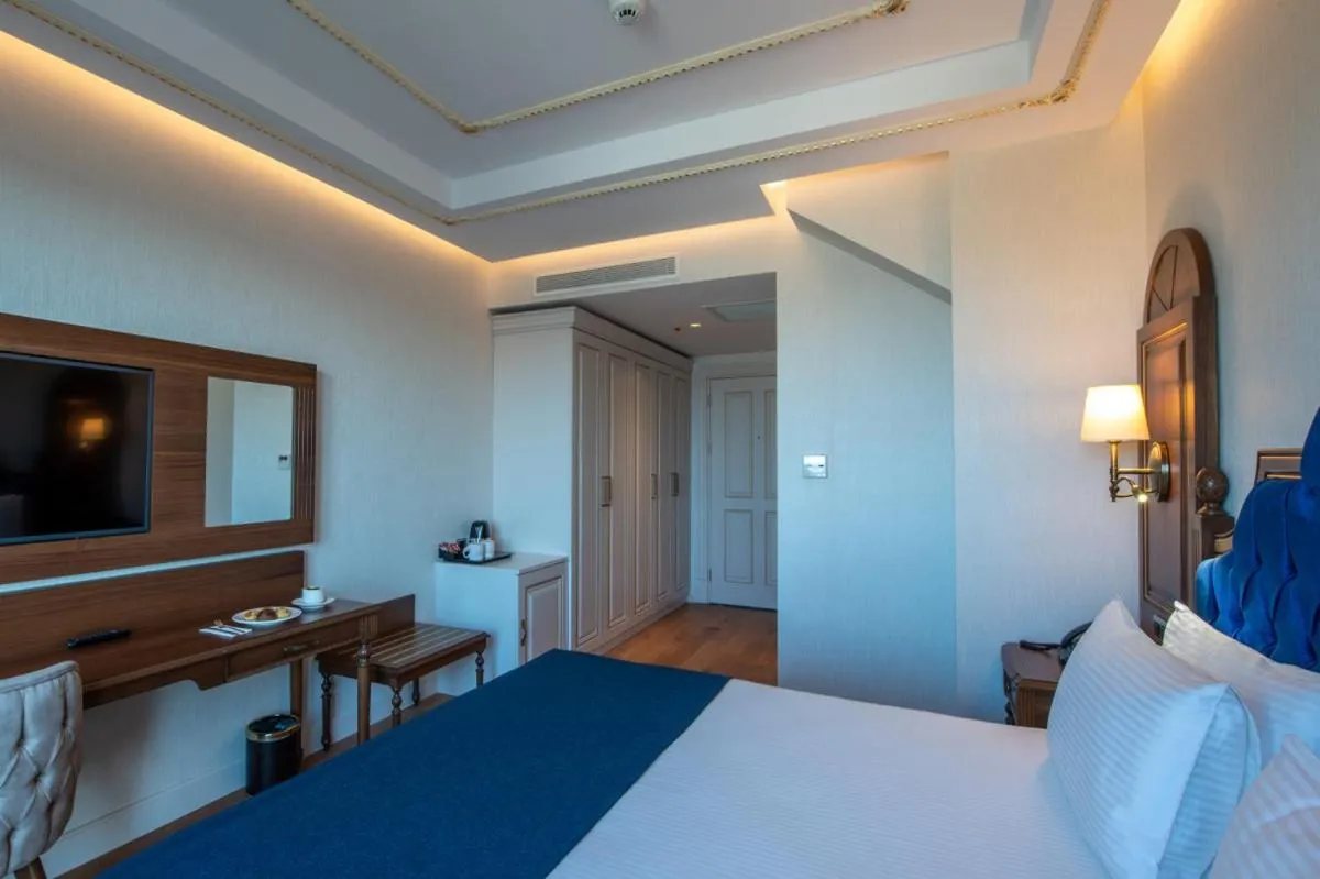 Superior Twin Room with Sea View in Bvs Bosphorus Pera Hotel