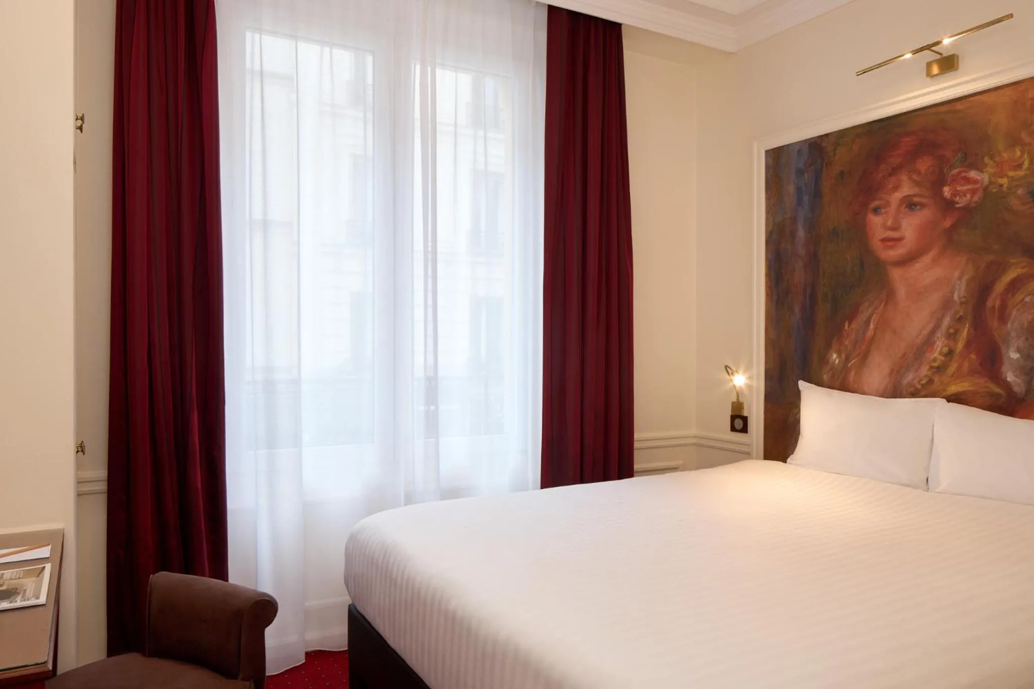 Comfort Double Room in Timhotel Tour Montparnasse