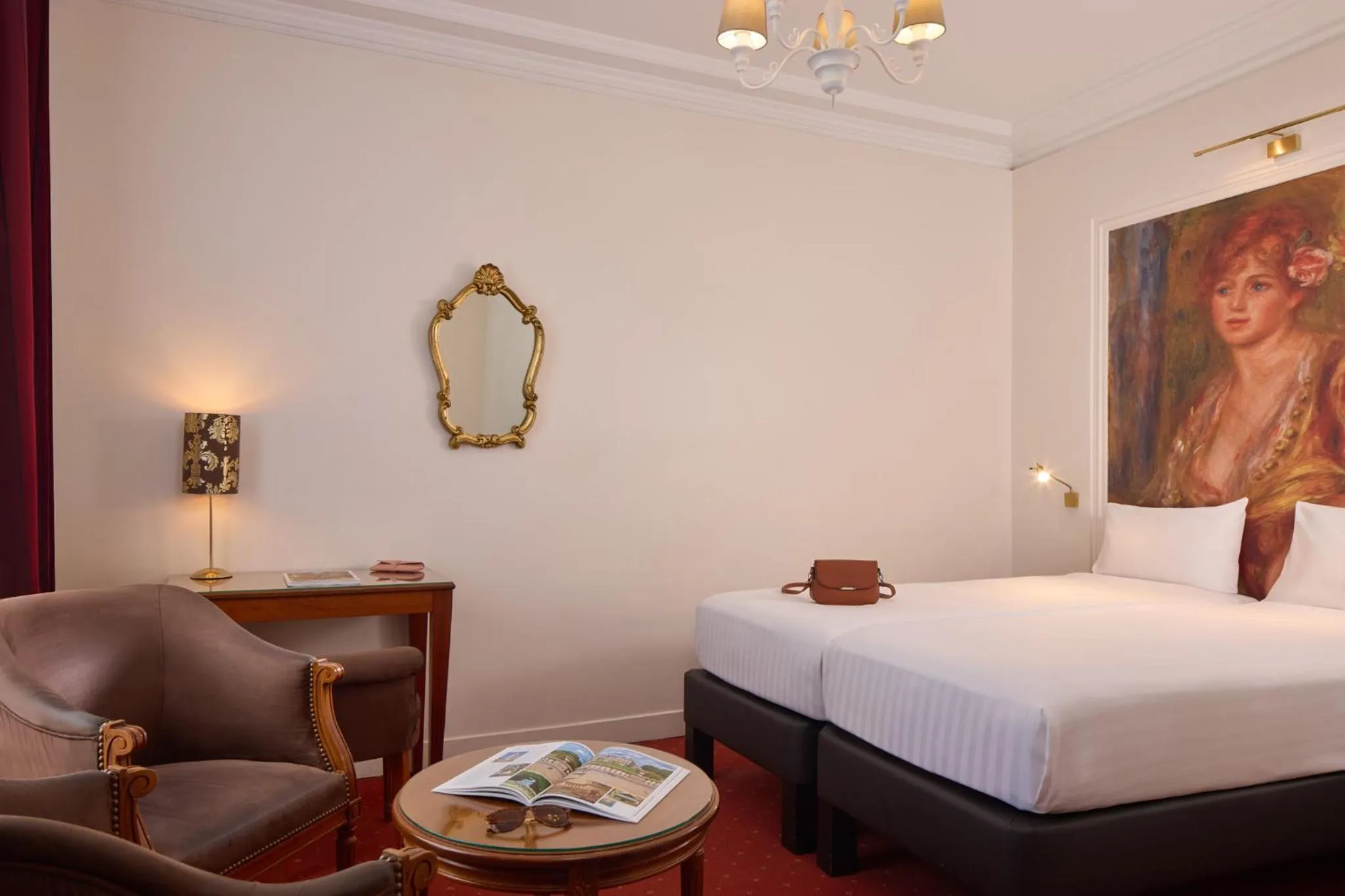 Superior Twin Room in Timhotel Tour Montparnasse