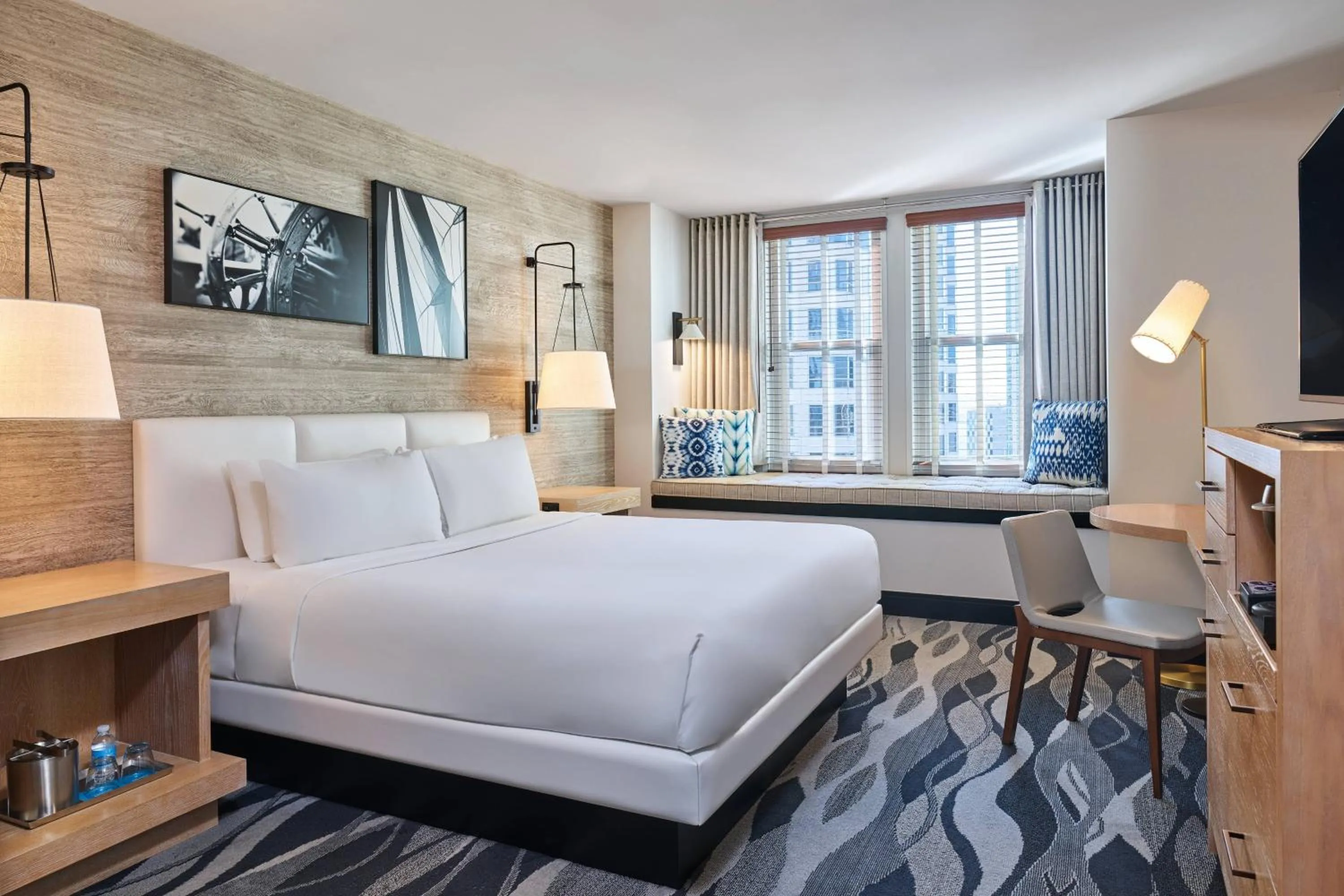 Standard King Room with City View in Hotel Republic San Diego, Autograph Collection