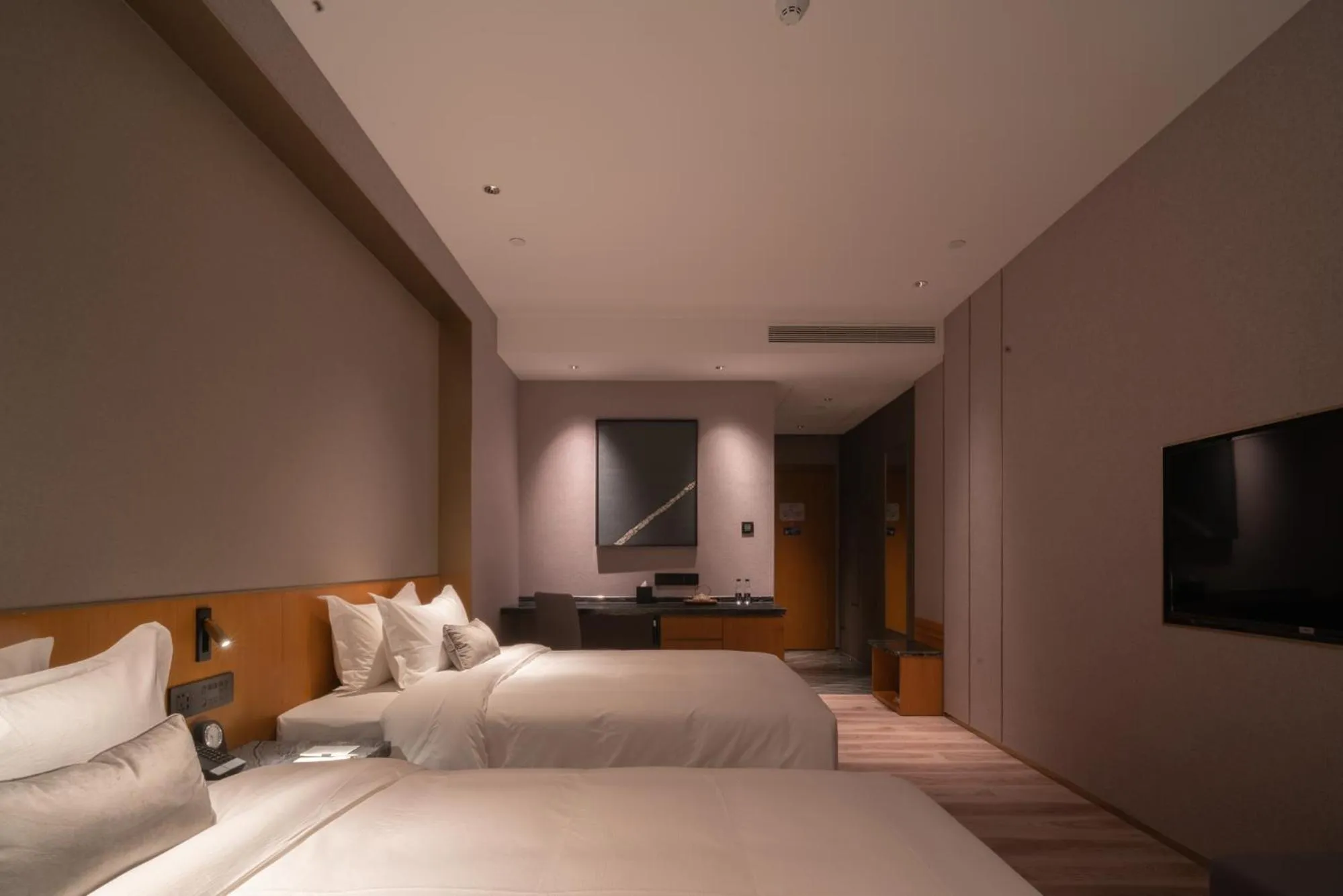 Standard Twin Room in The Luzerne Hotel