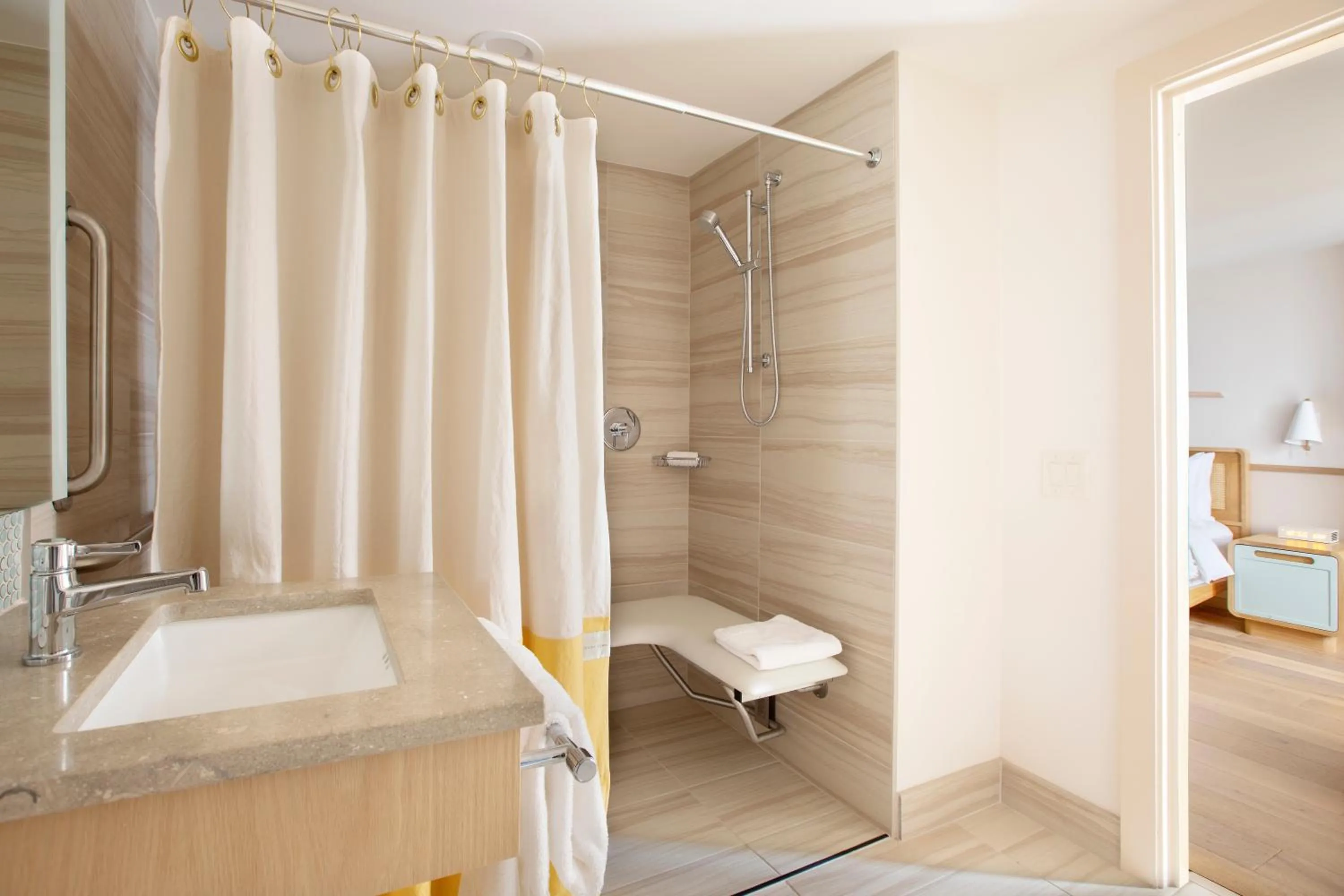 King Room - Disability Access in The Ryder Hotel