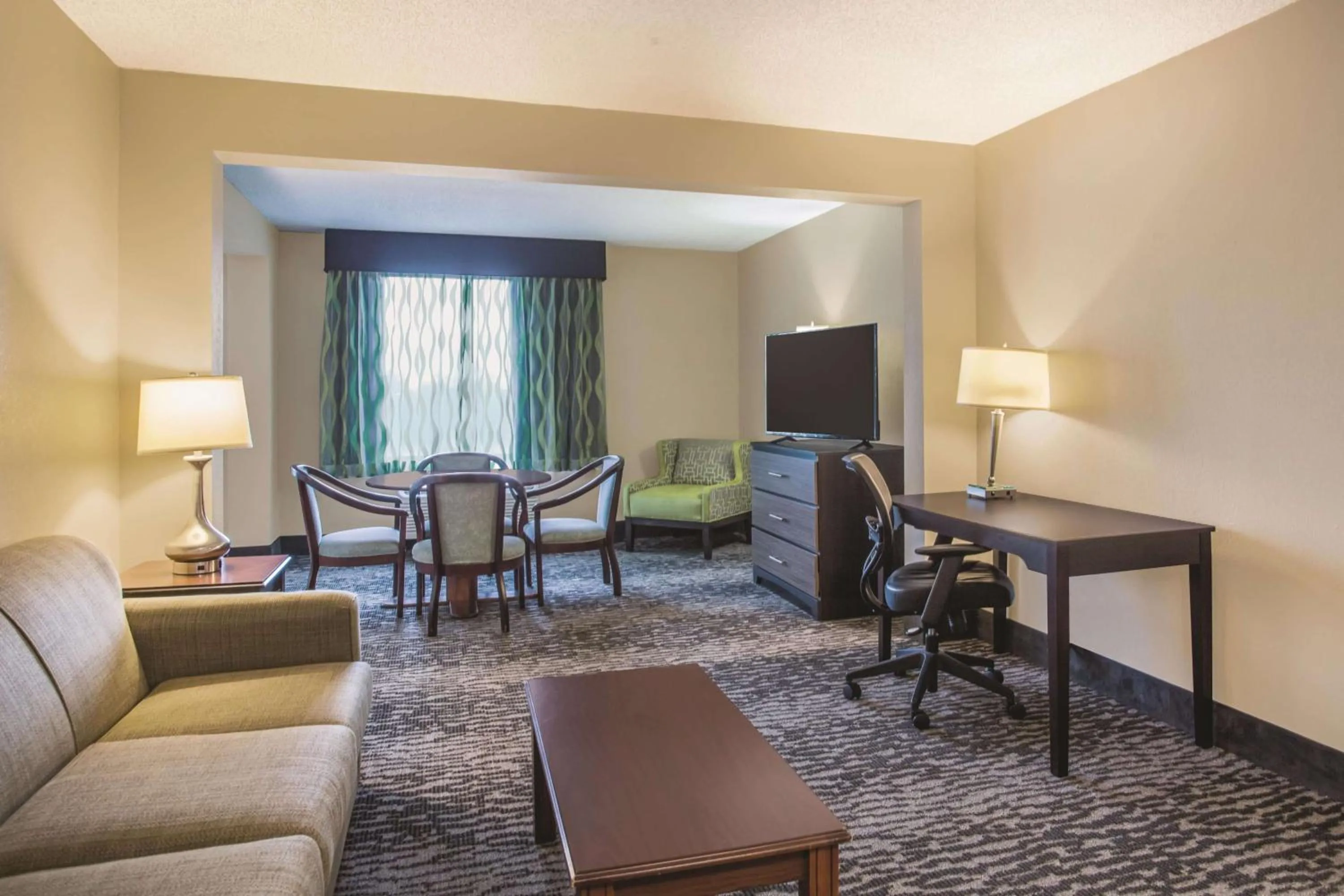King Suite with Pool View - Non-Smoking in La Quinta by Wyndham Clearwater South