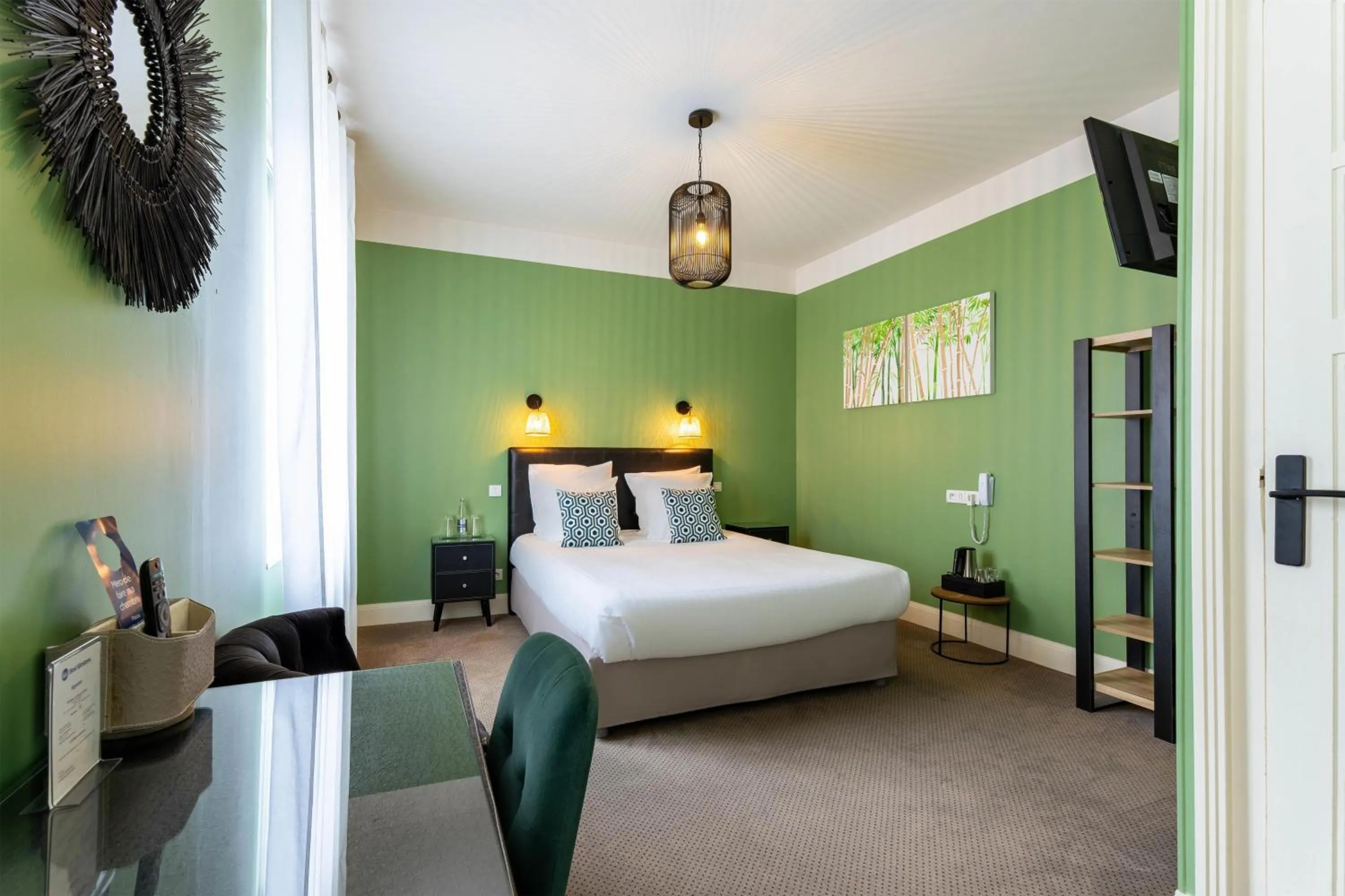 Superior Queen Room with Courtyard View in Best Western Hôtel Brittany La Baule Centre & Plages