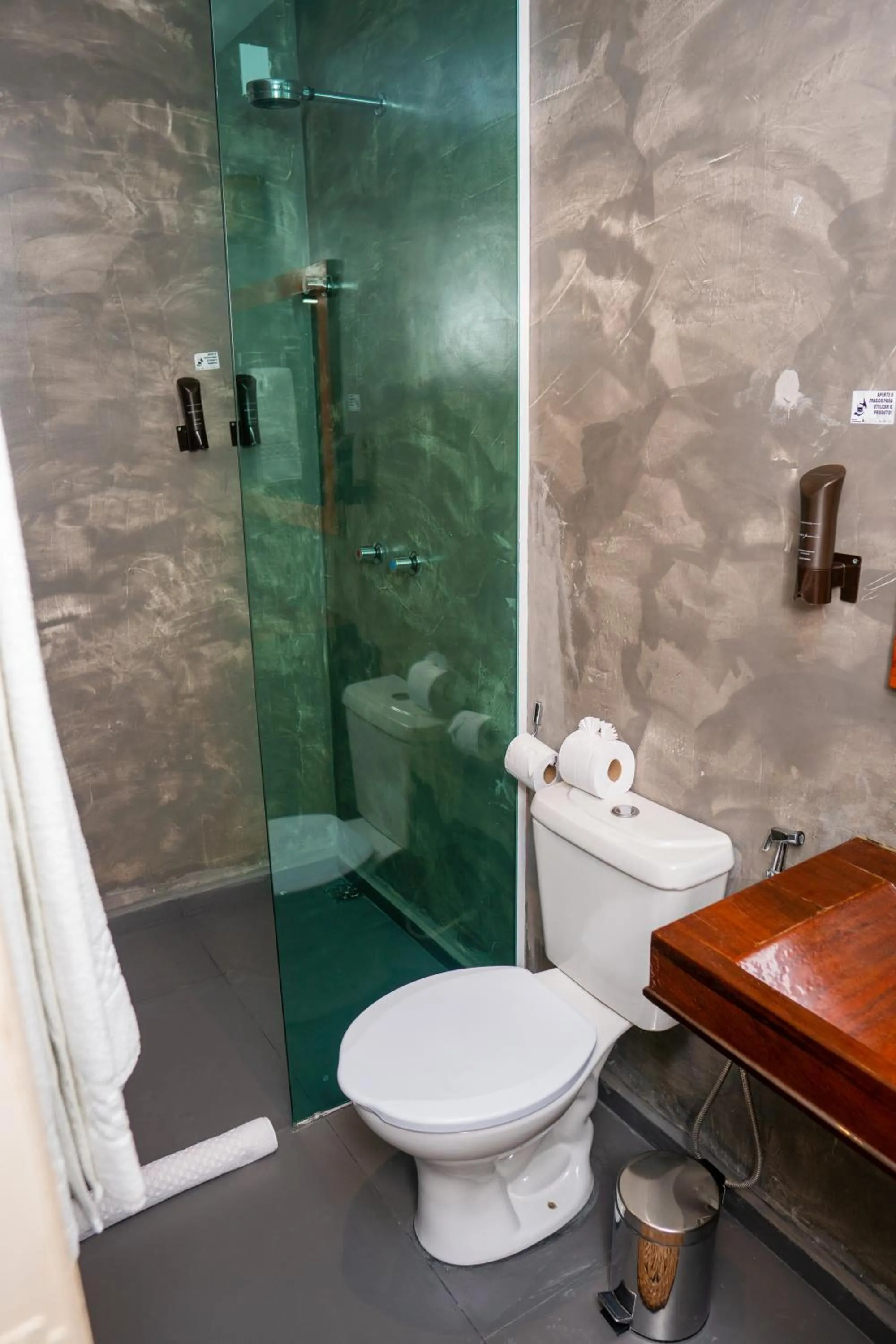 Queen Room with Pool View in Villa Zen Hotel