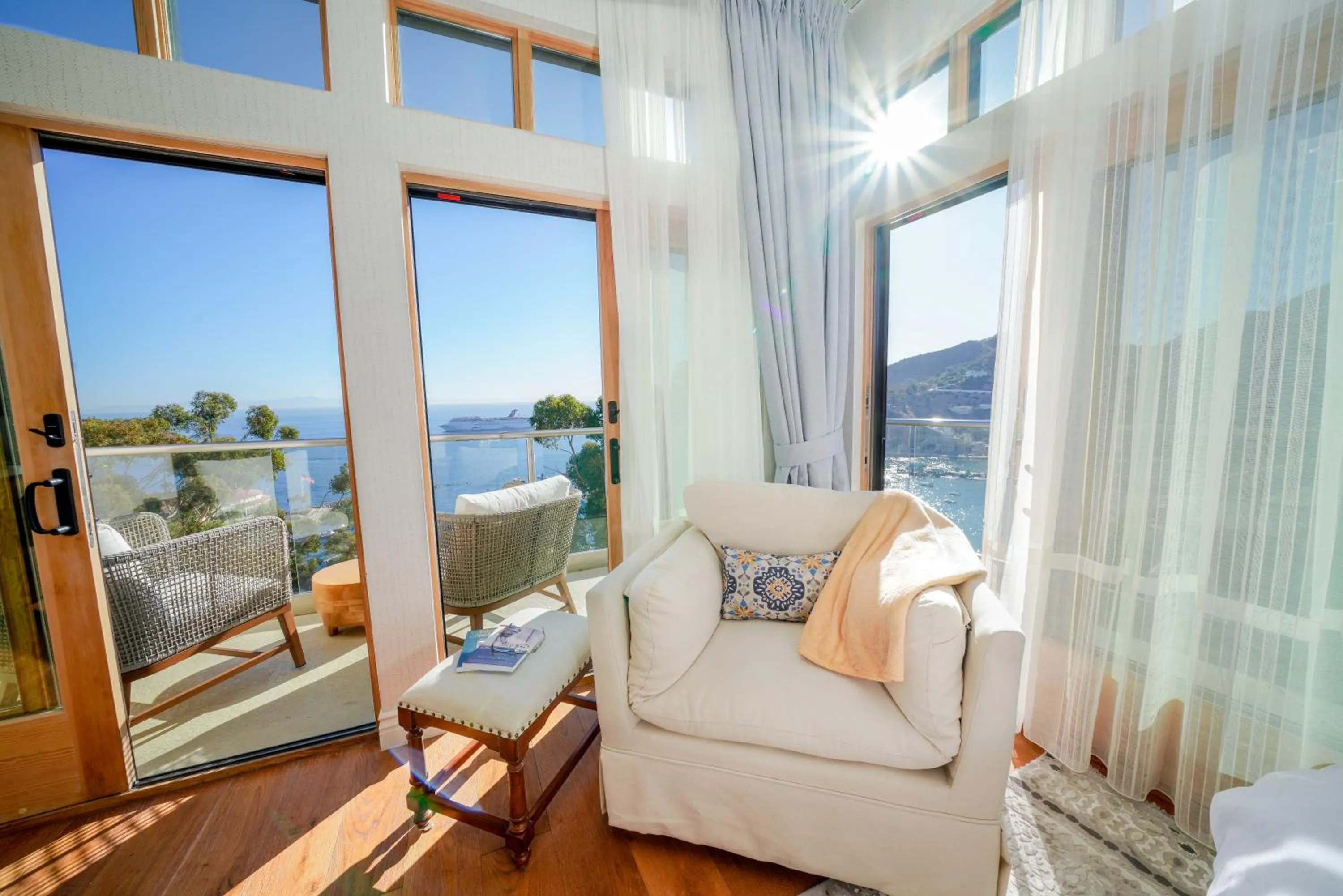 King Suite with Pool View in Zane Grey Pueblo Hotel