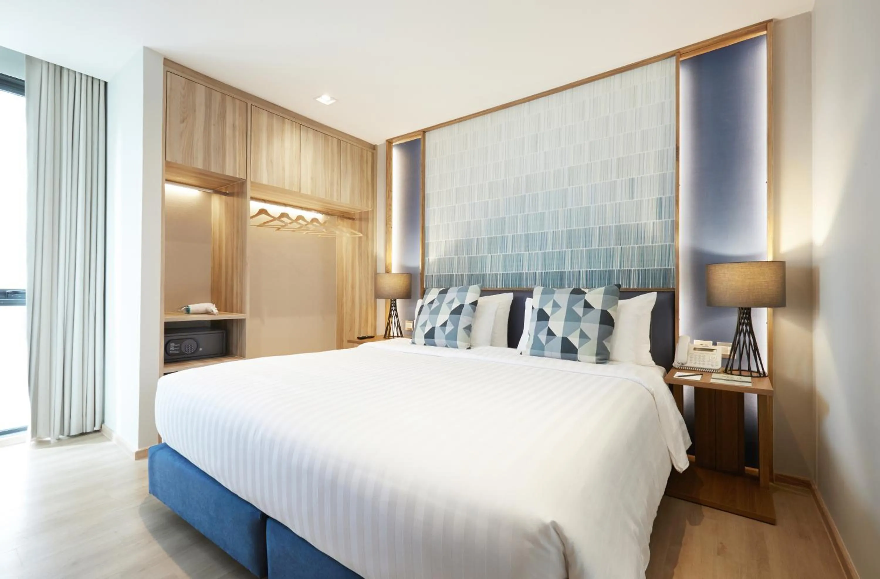 Deluxe Double Room with Balcony in The Quarter Phromphong by UHG