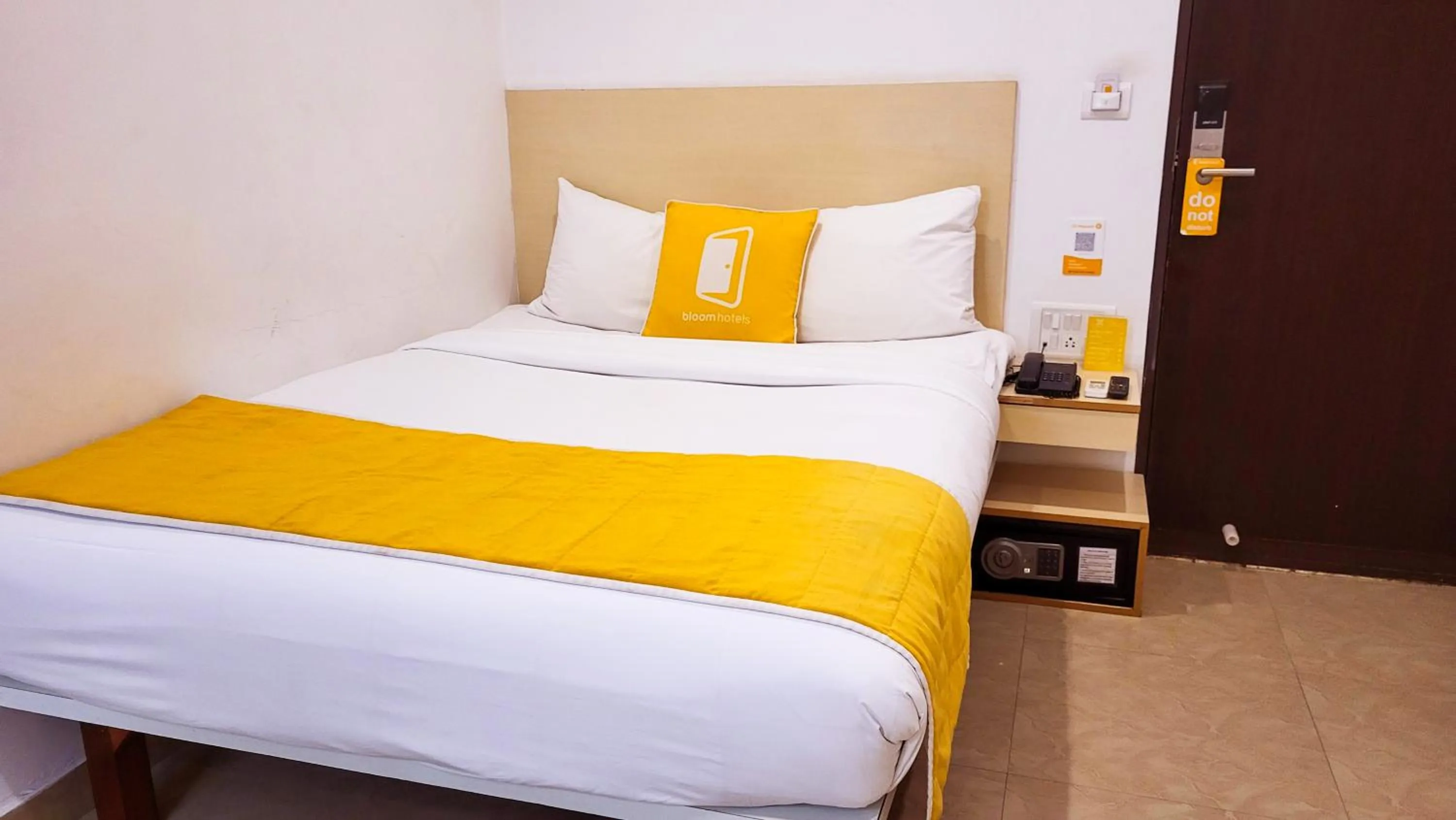 Deluxe Queen Room - single occupancy in X by Bloom I Hebbal Manyata Park