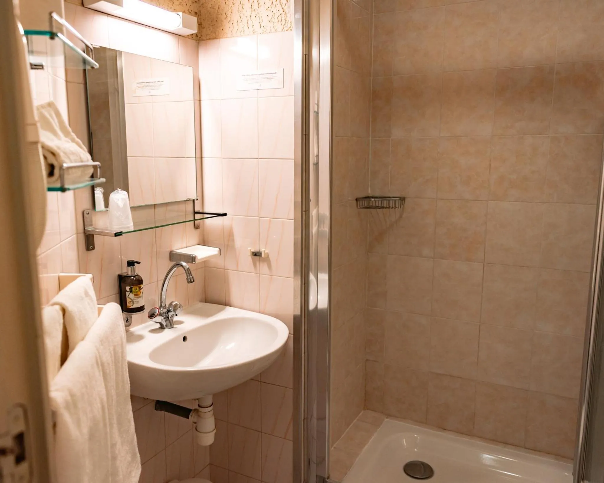 Double Room in Logis Heraclee