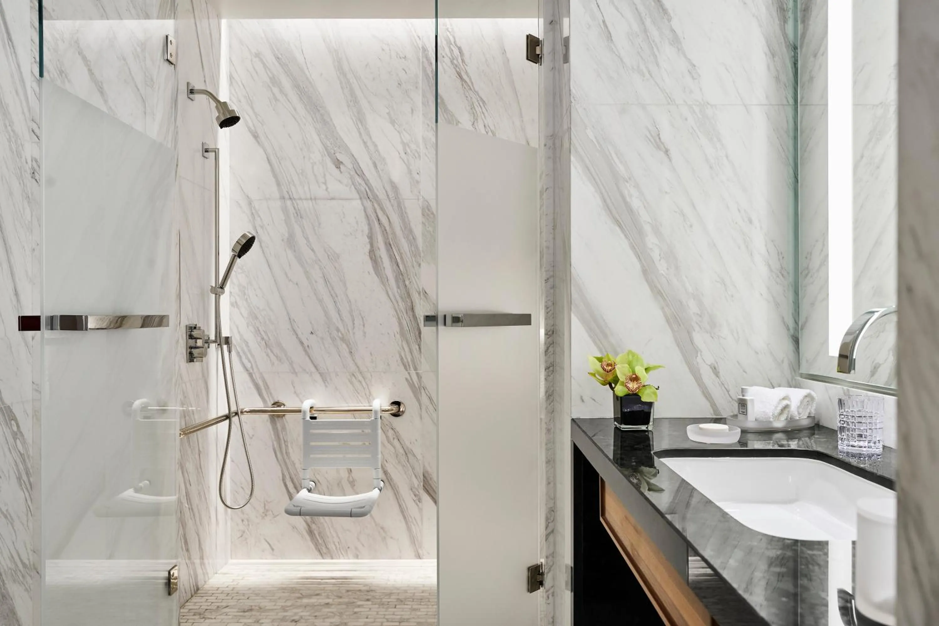 Accessible Superior Room King Bed in Four Seasons Hotel Madrid