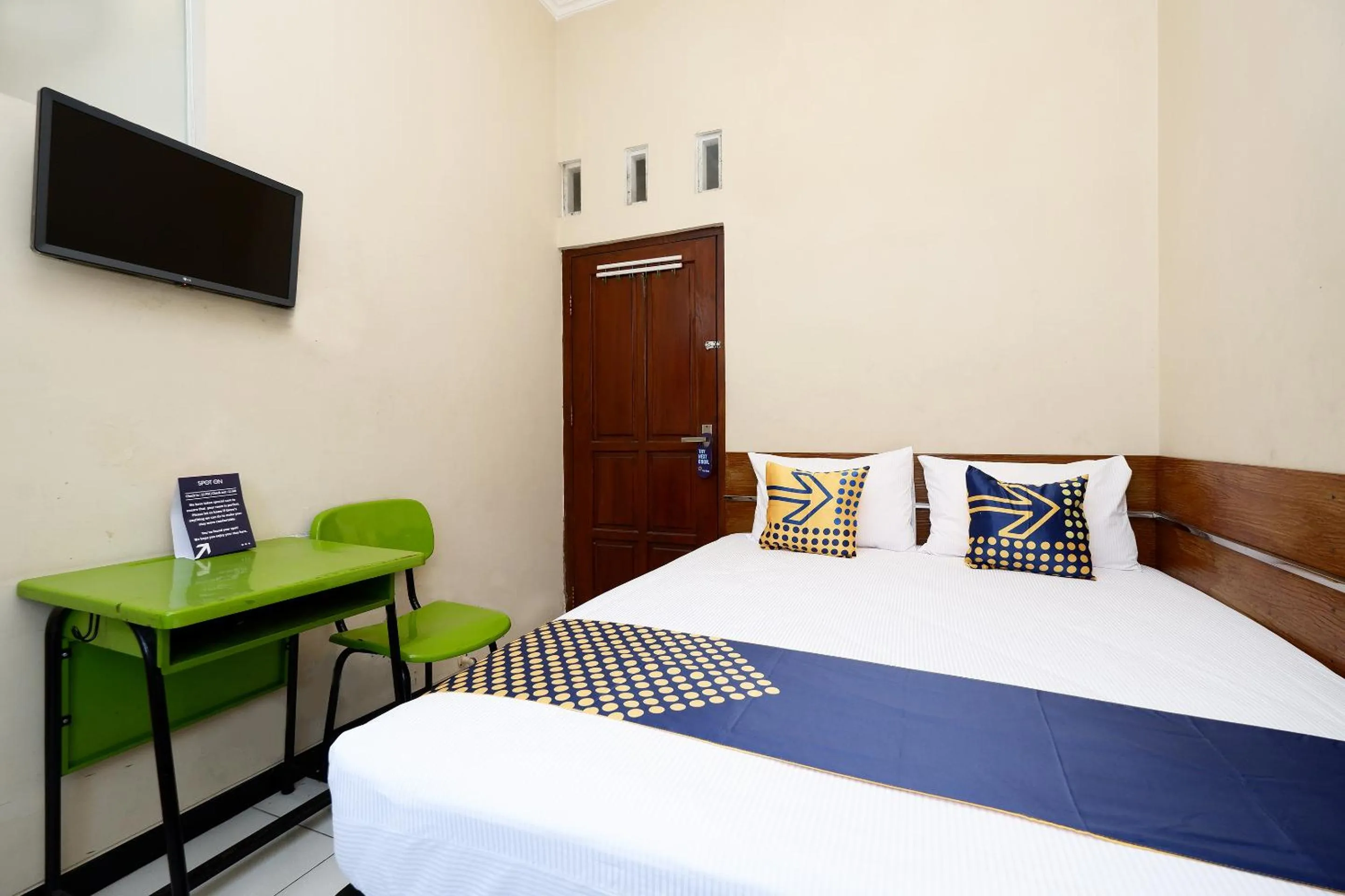 Standard Double Room in Hotel O Solo Point Guest House Syariah