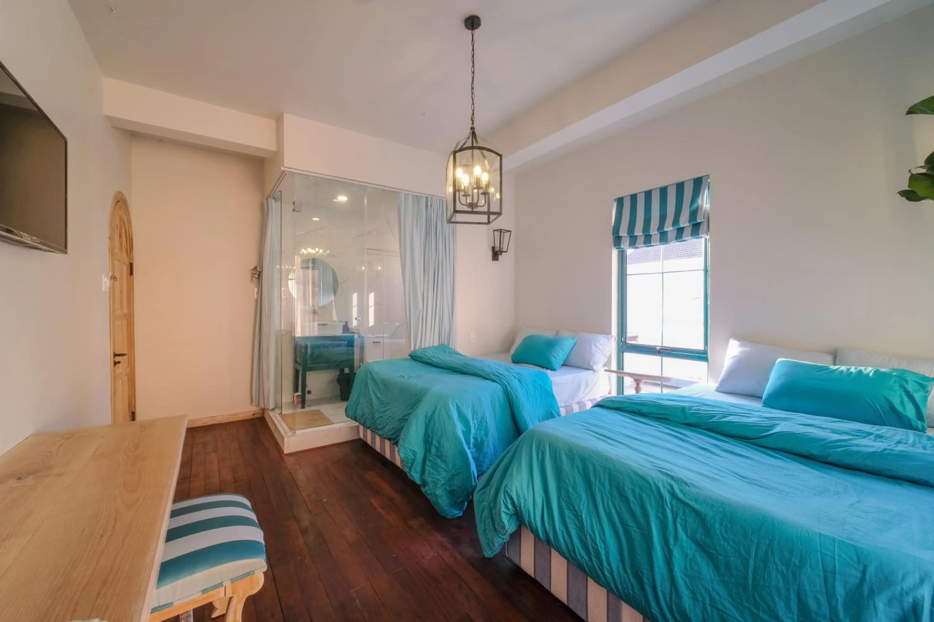 Quadruple Room with Private Bathroom in Lacasa May