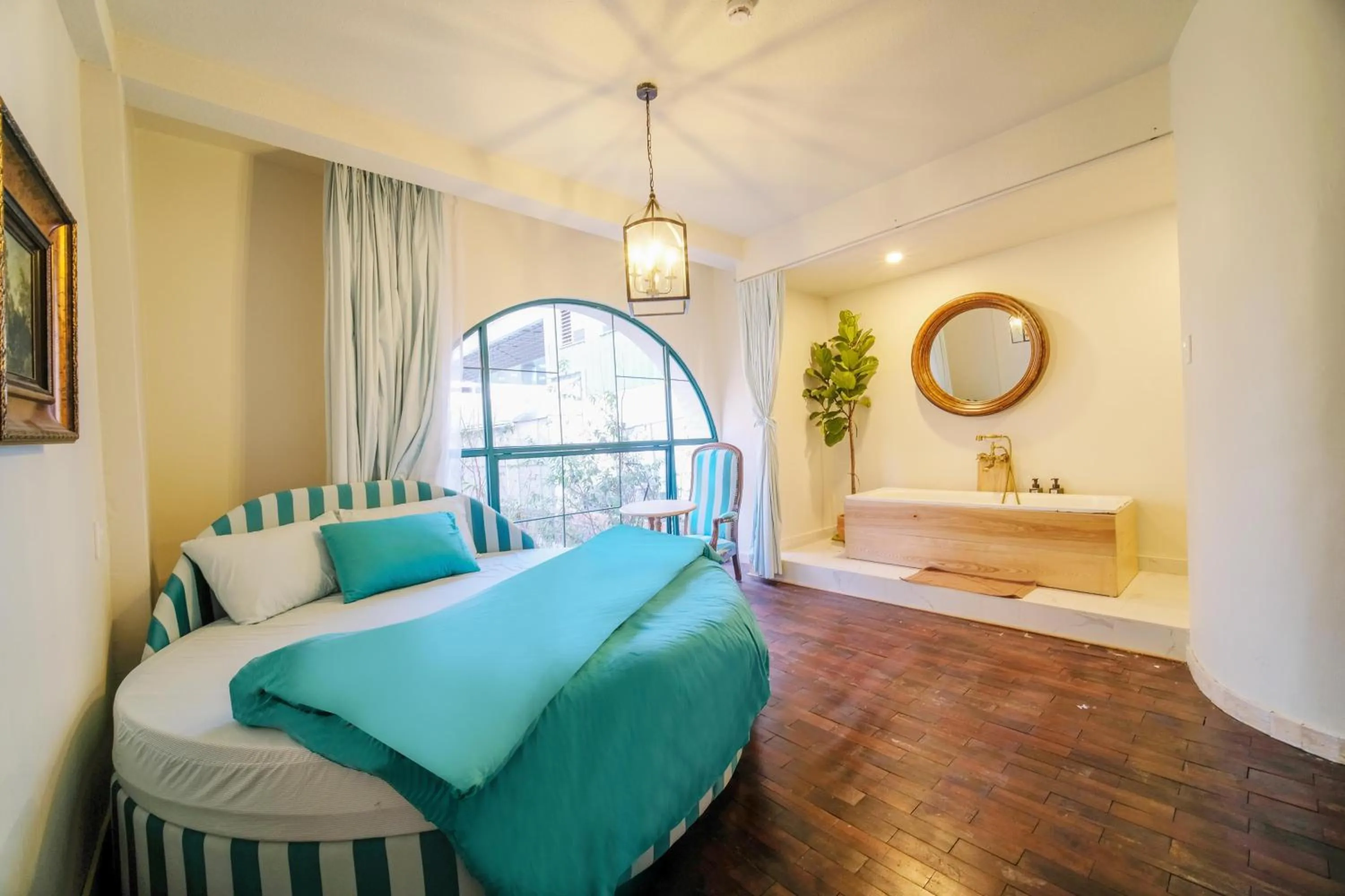 Double Room with Spa Bath in Lacasa May