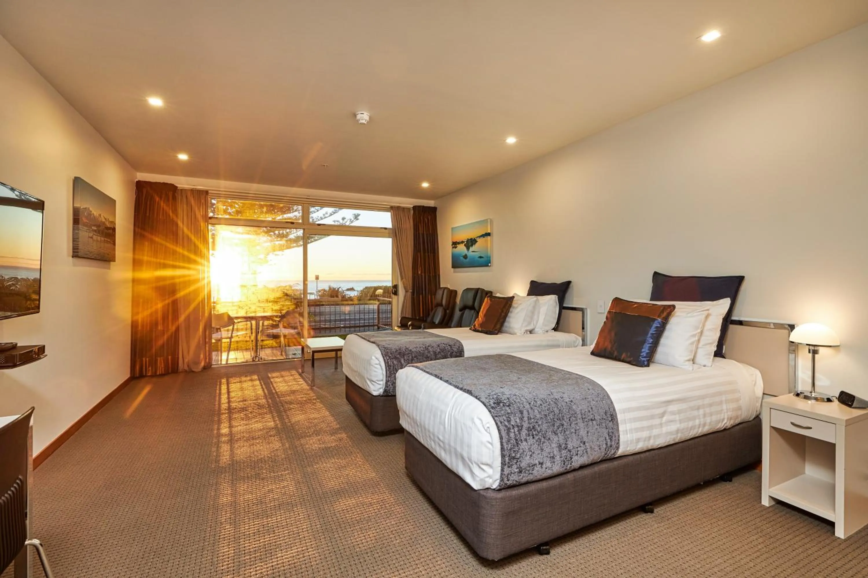 Premium Twin Room with Spa Bath in The White Morph - Heritage Collection