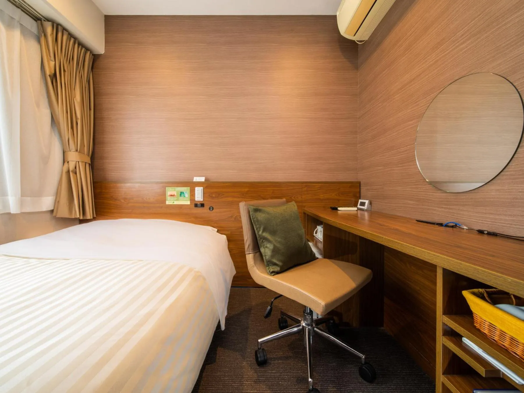 Double Room with Small Double Bed - single occupancy - Smoking in Natural Hot Spring SUPER HOTEL Kumamoto Chamber of Commerce