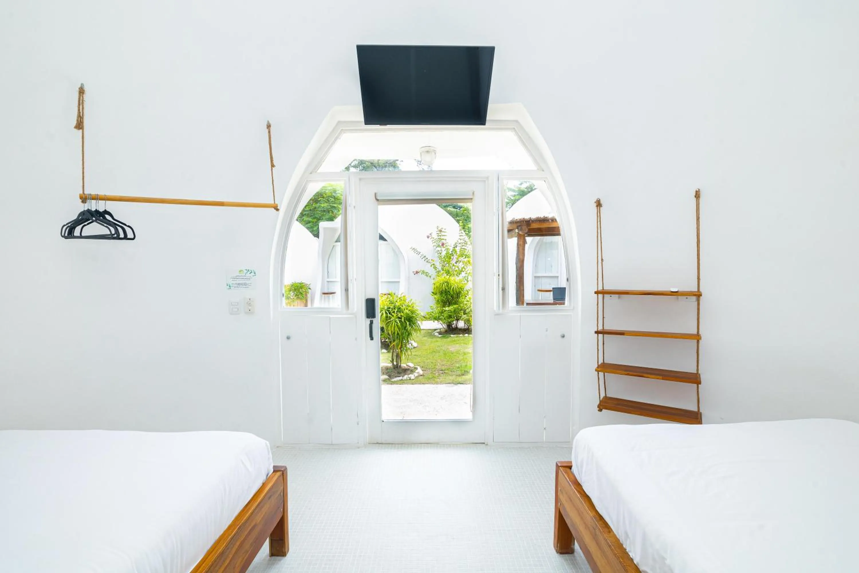 Double Room with Garden View in Igloo Beach Lodge