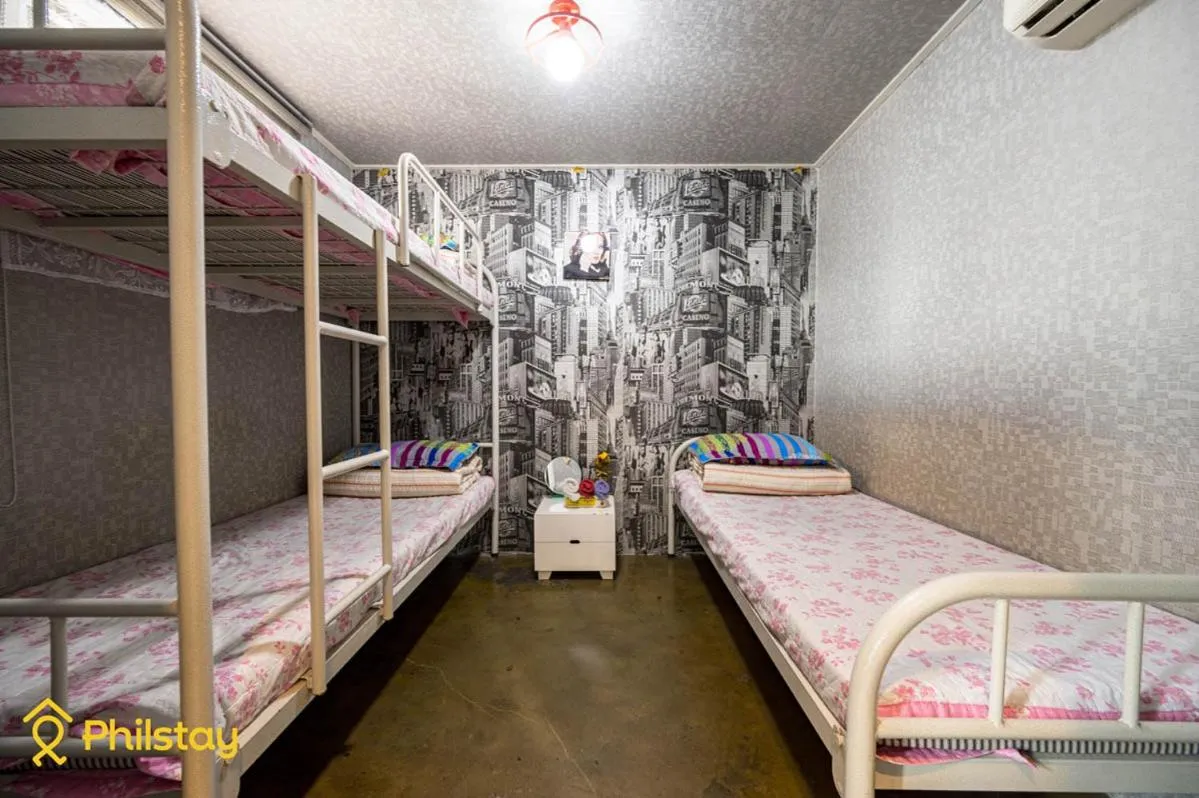 Triple Room with Shared Bathroom in Mamas and Papas Guesthouse and Apartments in Seoul