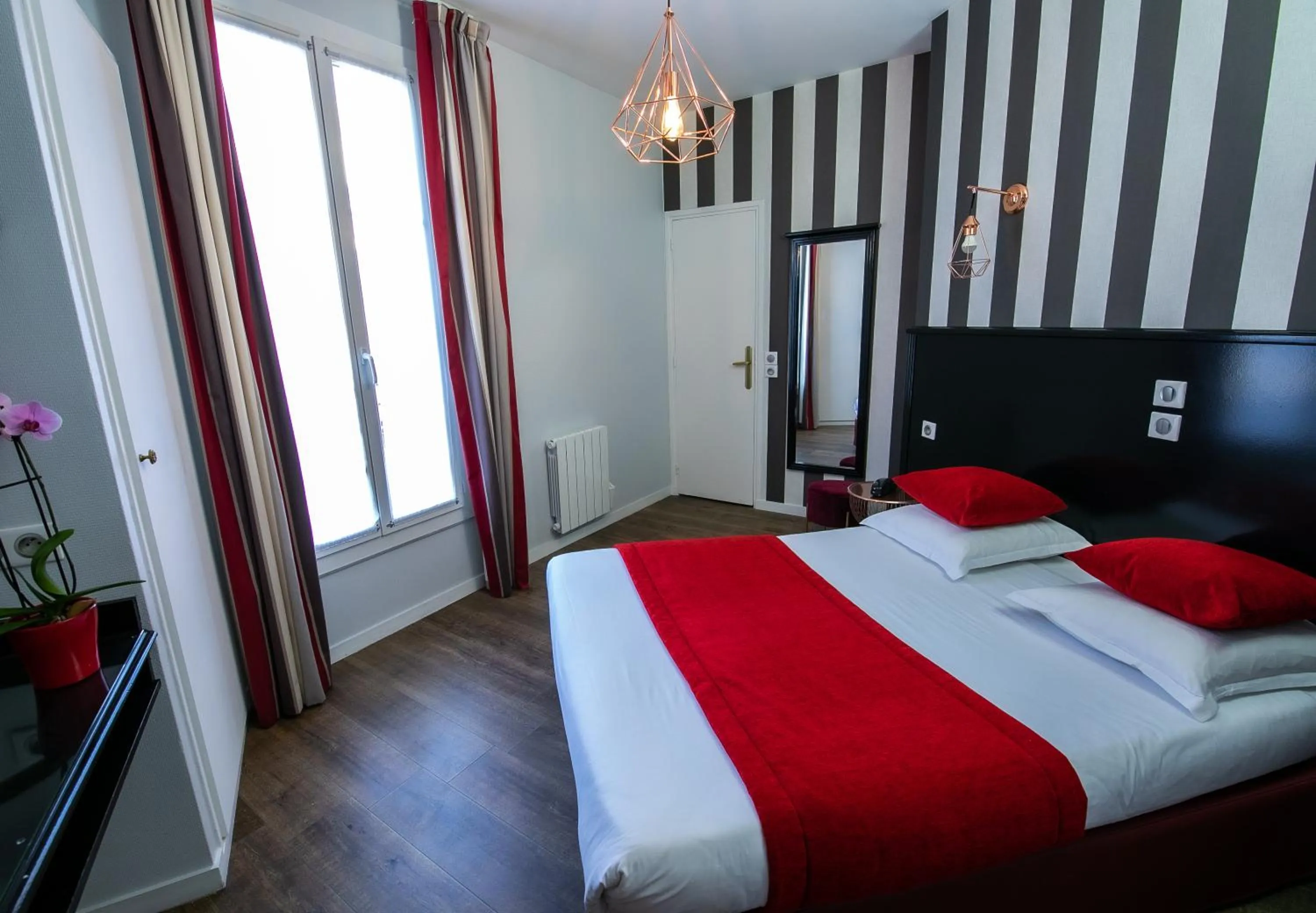 Double Room in Eiffel Villa Garibaldi