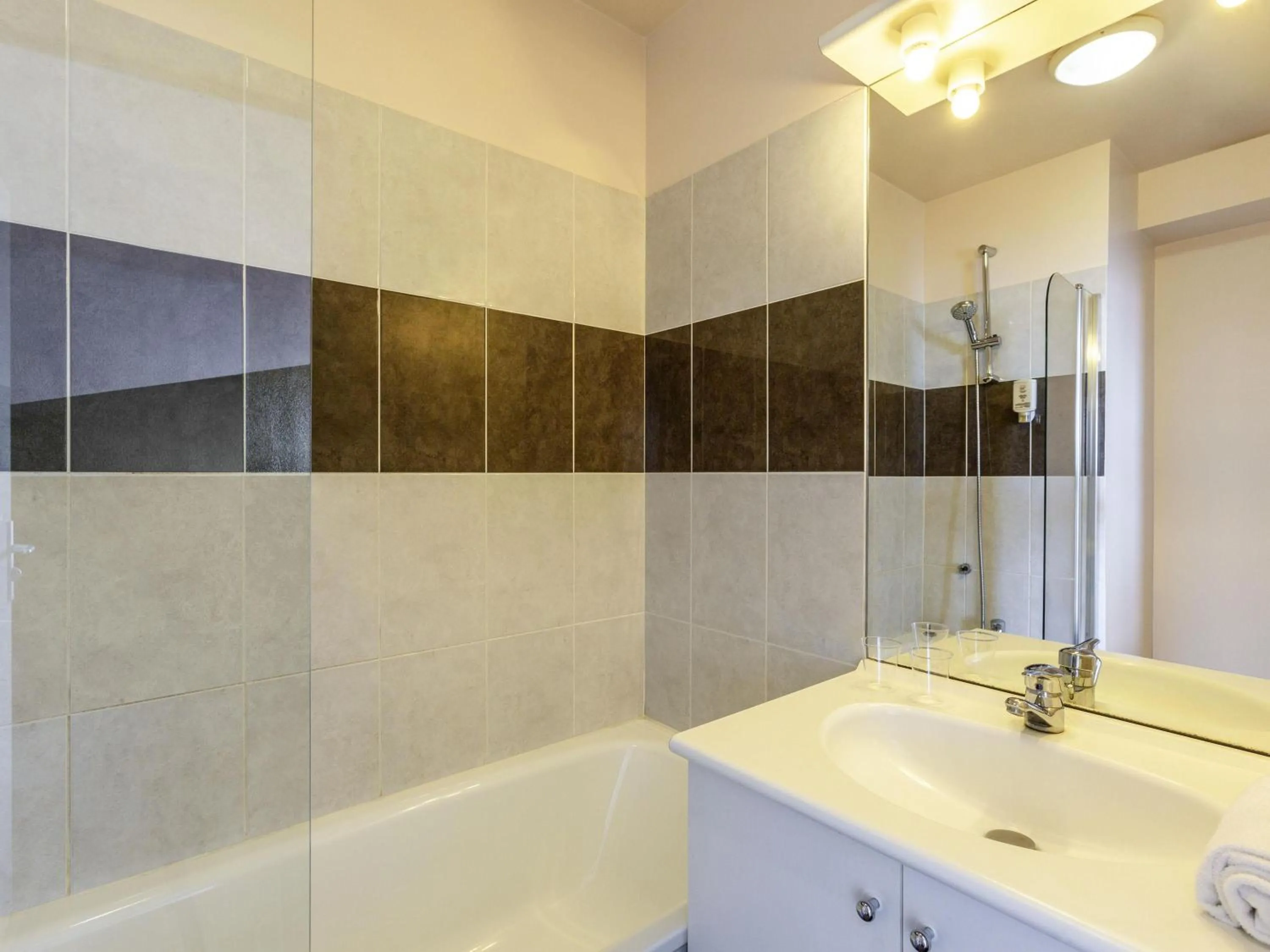 One-Bedroom Apartment in Aparthotel Adagio Access Carrières Sous Poissy