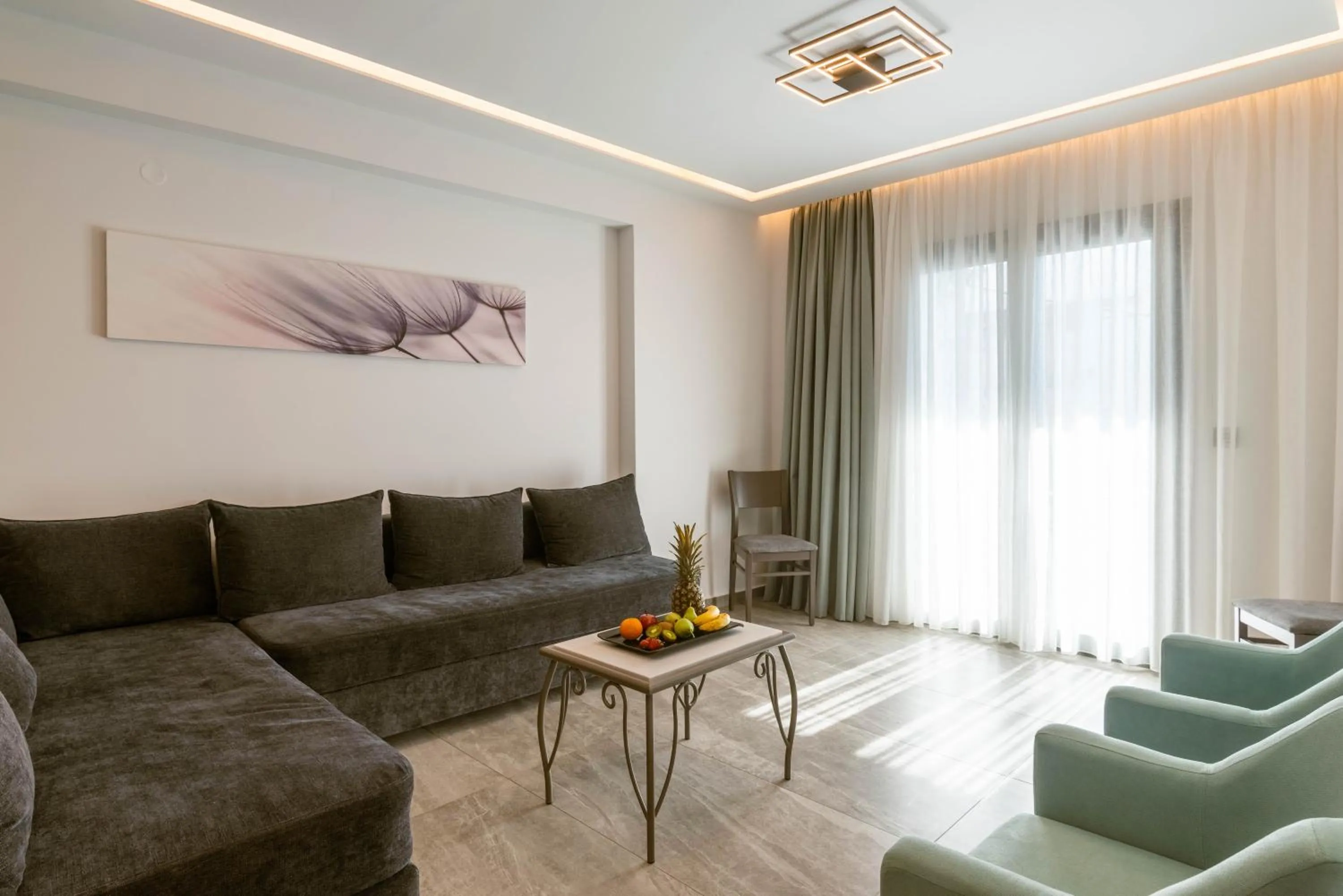 Executive Family Apartment with Jetted Tub in Summer Dream