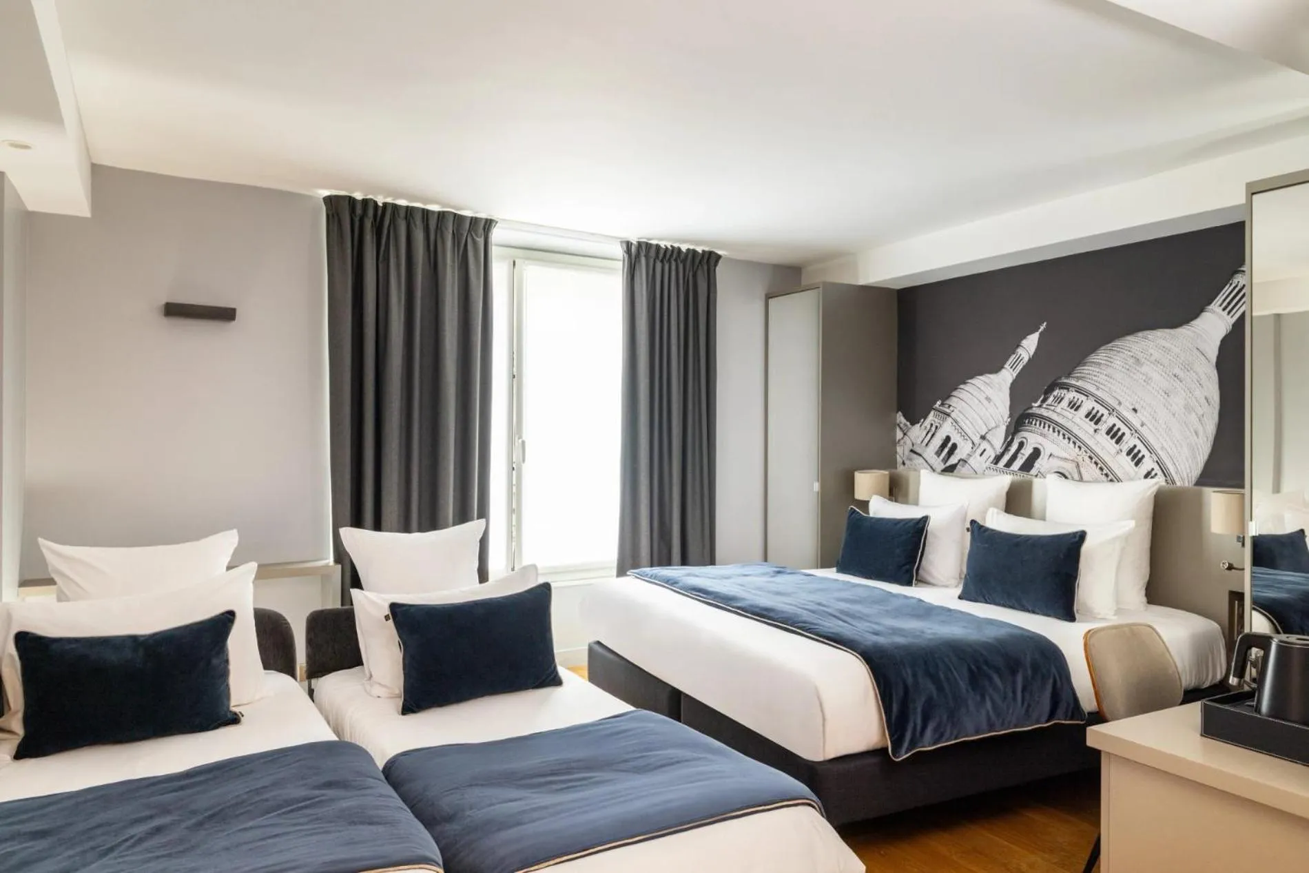 Deluxe Room in Midnight Hôtel Paris