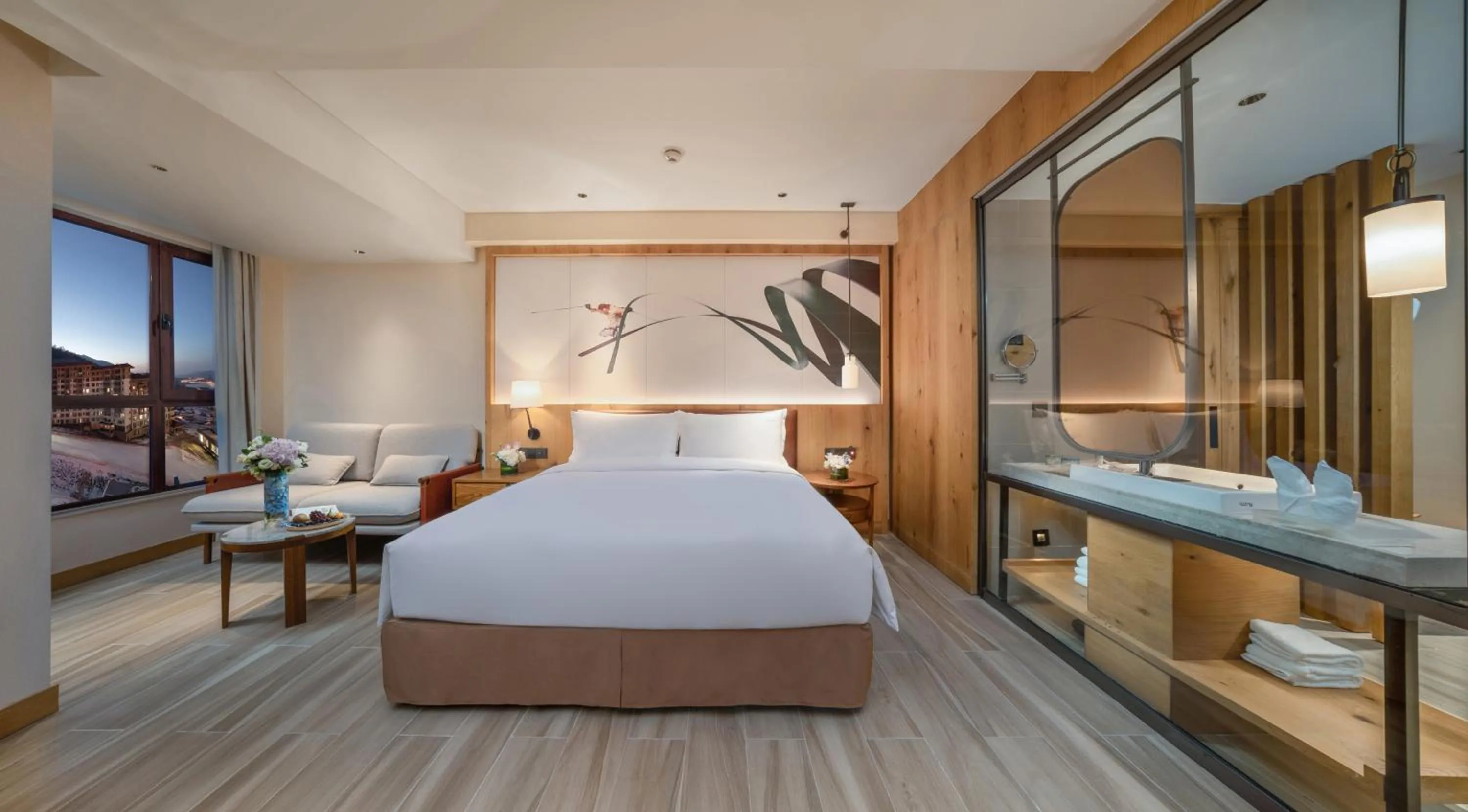 Standard King Room in Holiday Inn Jilin Beidahu by IHG