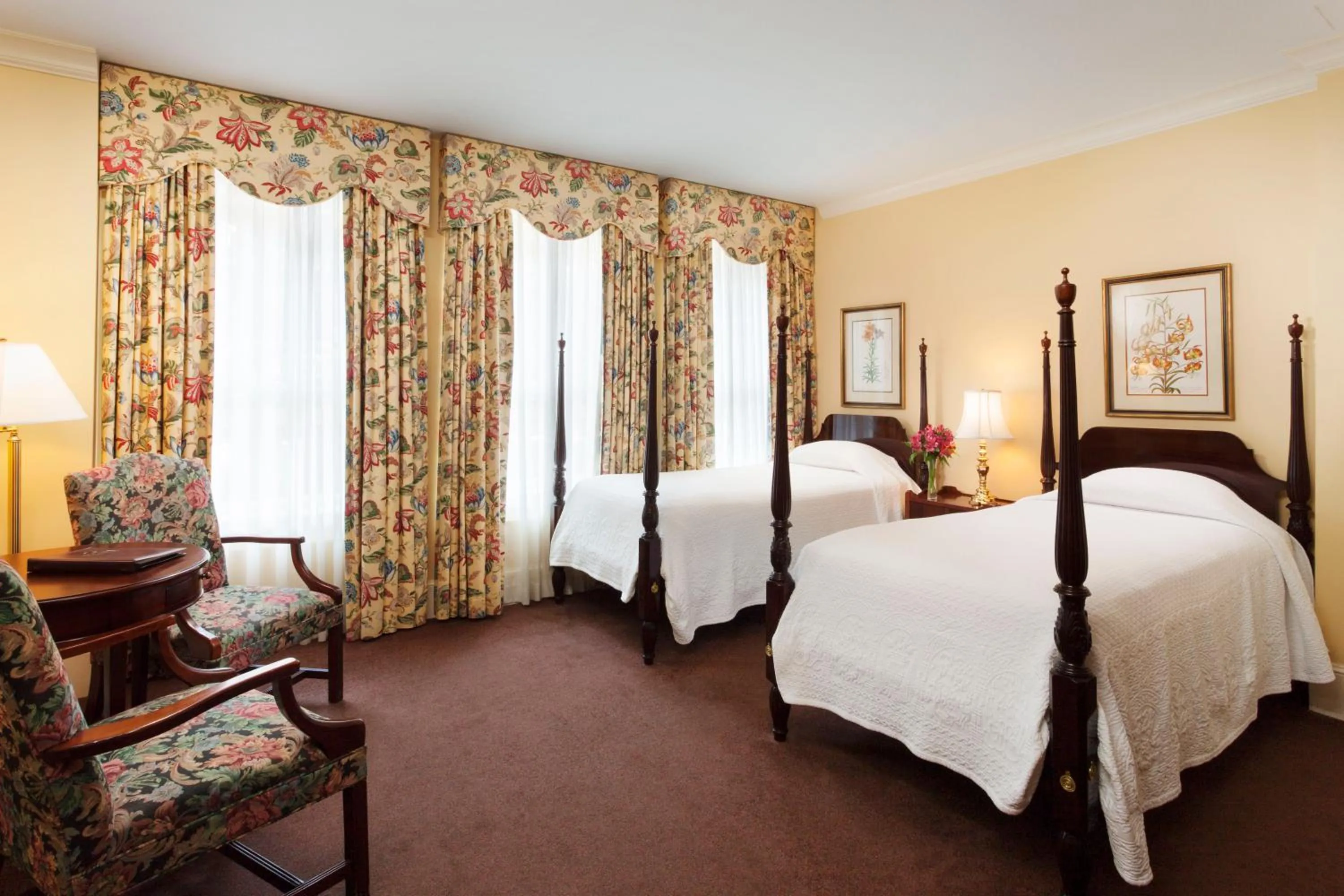 Twin Room with Two Twin Beds - single occupancy in Planters Inn on Reynolds Square