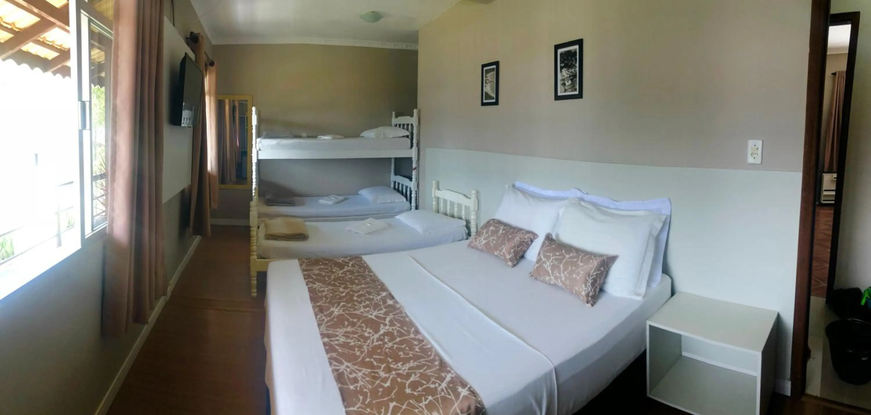 Superior Family Room in Hotel Lorimar