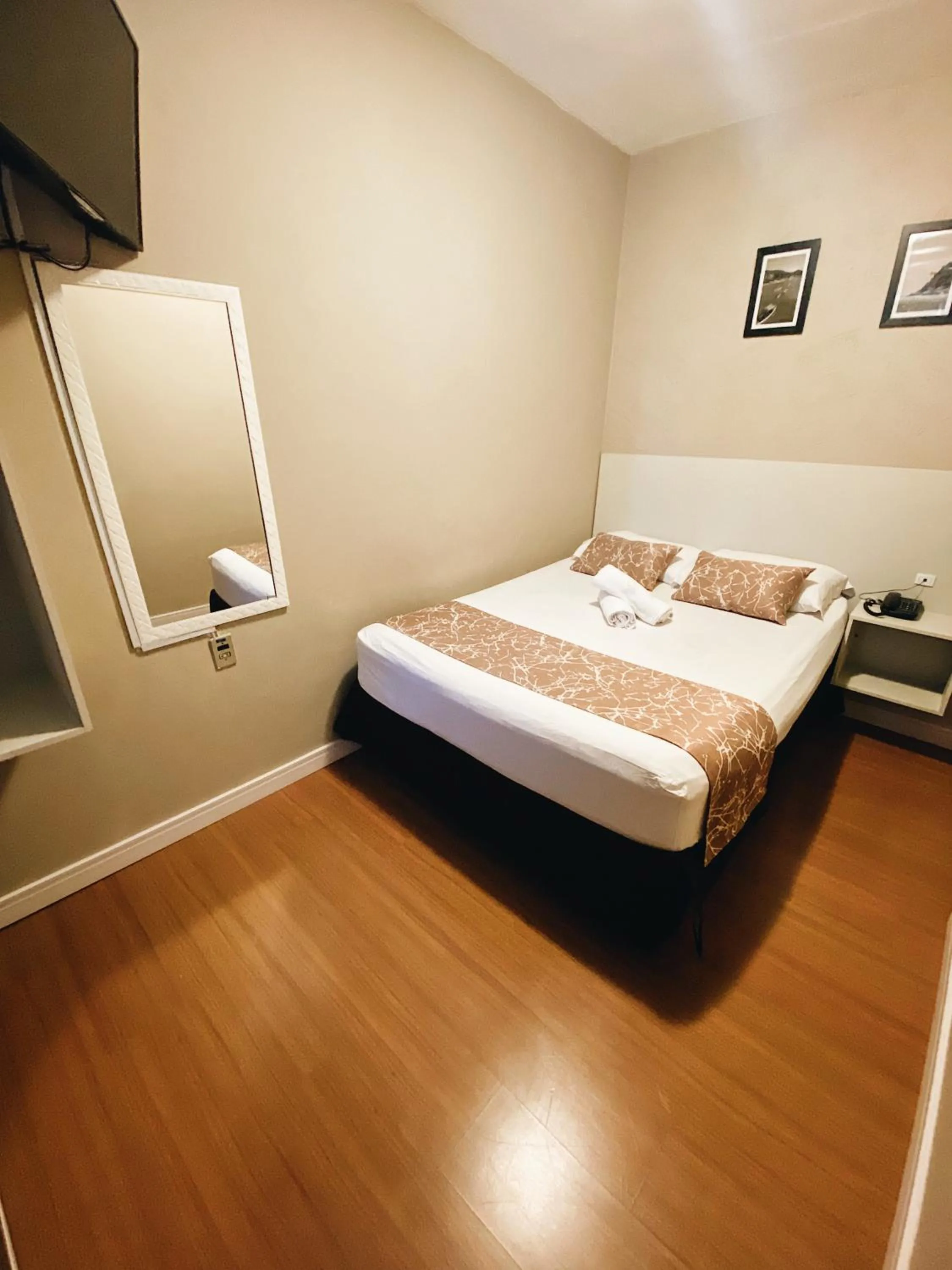 Standard Double Room in Hotel Lorimar