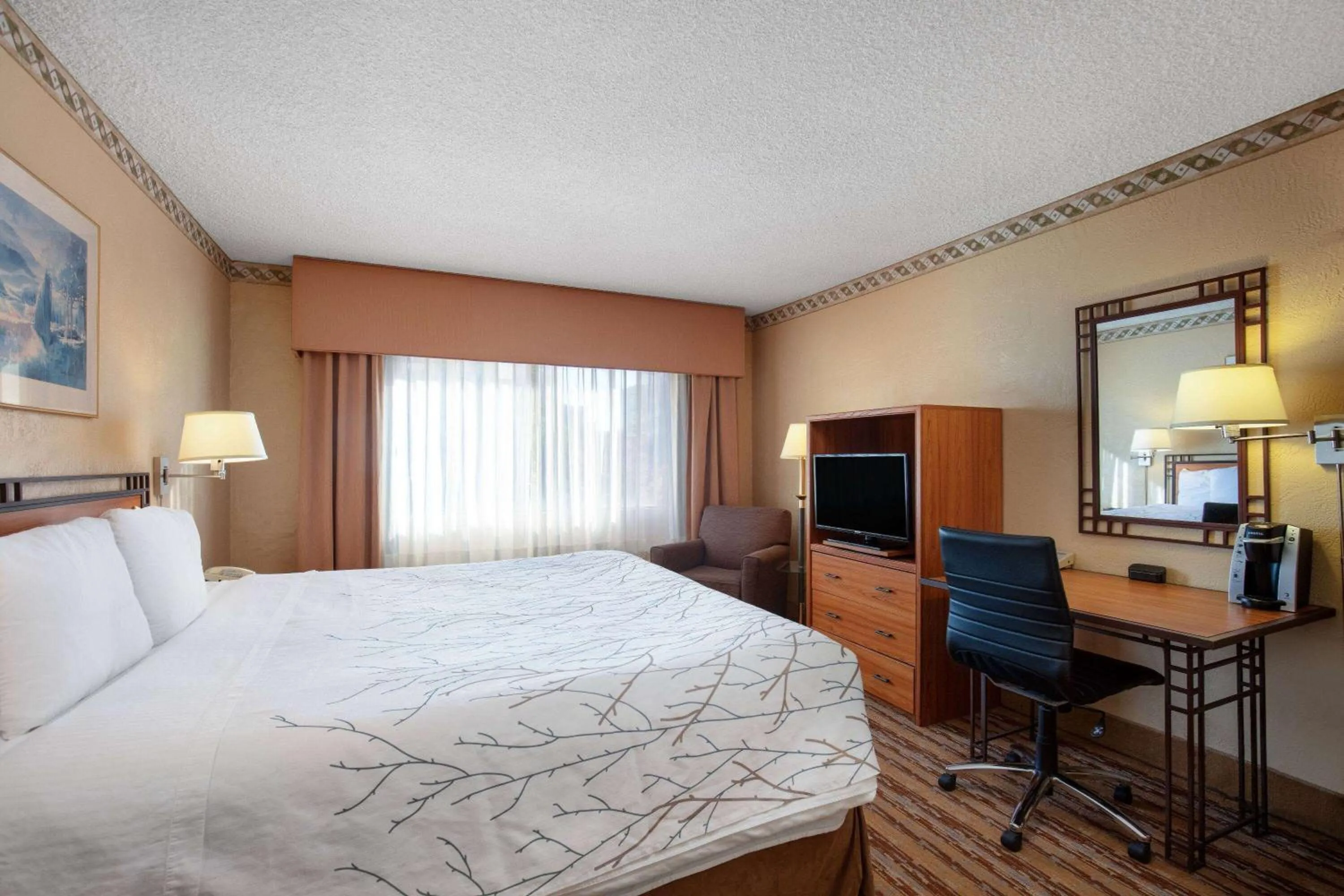 King Room - Non-Smoking in Travelodge by Wyndham Seattle By The Space Needle