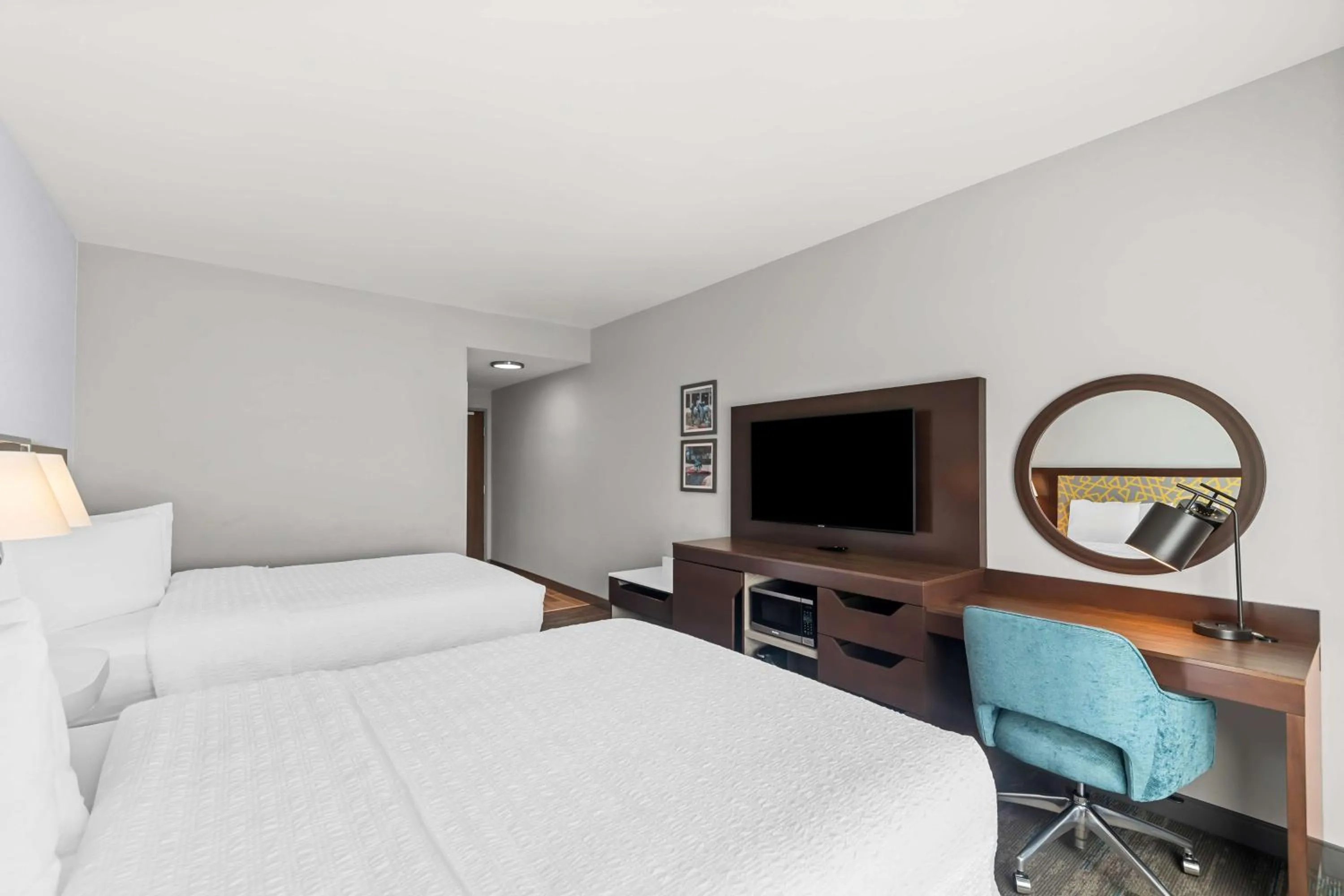 Queen Room with Two Queen Beds in Hampton Inn & Suites Dallas - Farmers Branch