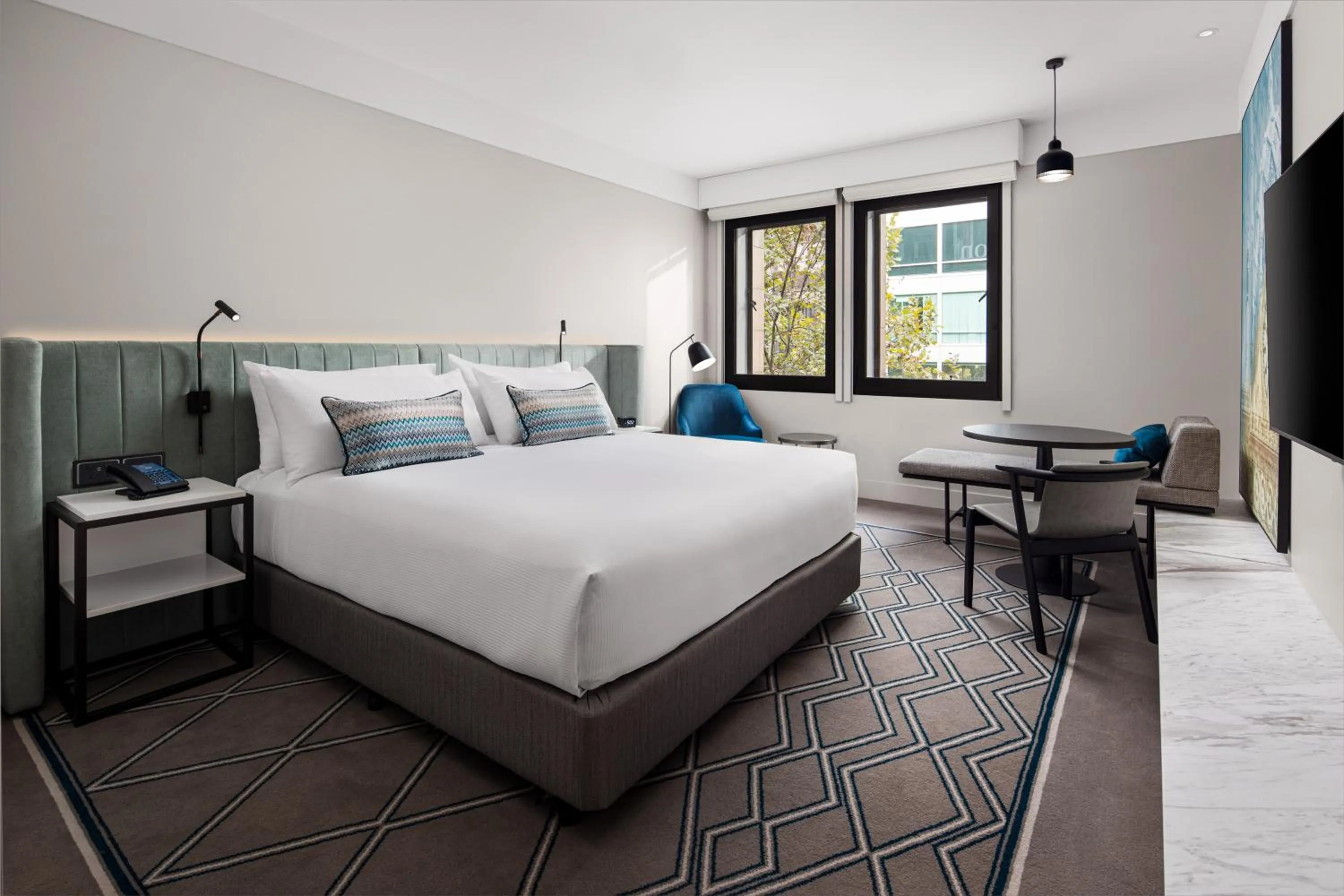 Heritage King Room with Street View in Hilton Melbourne Little Queen Street