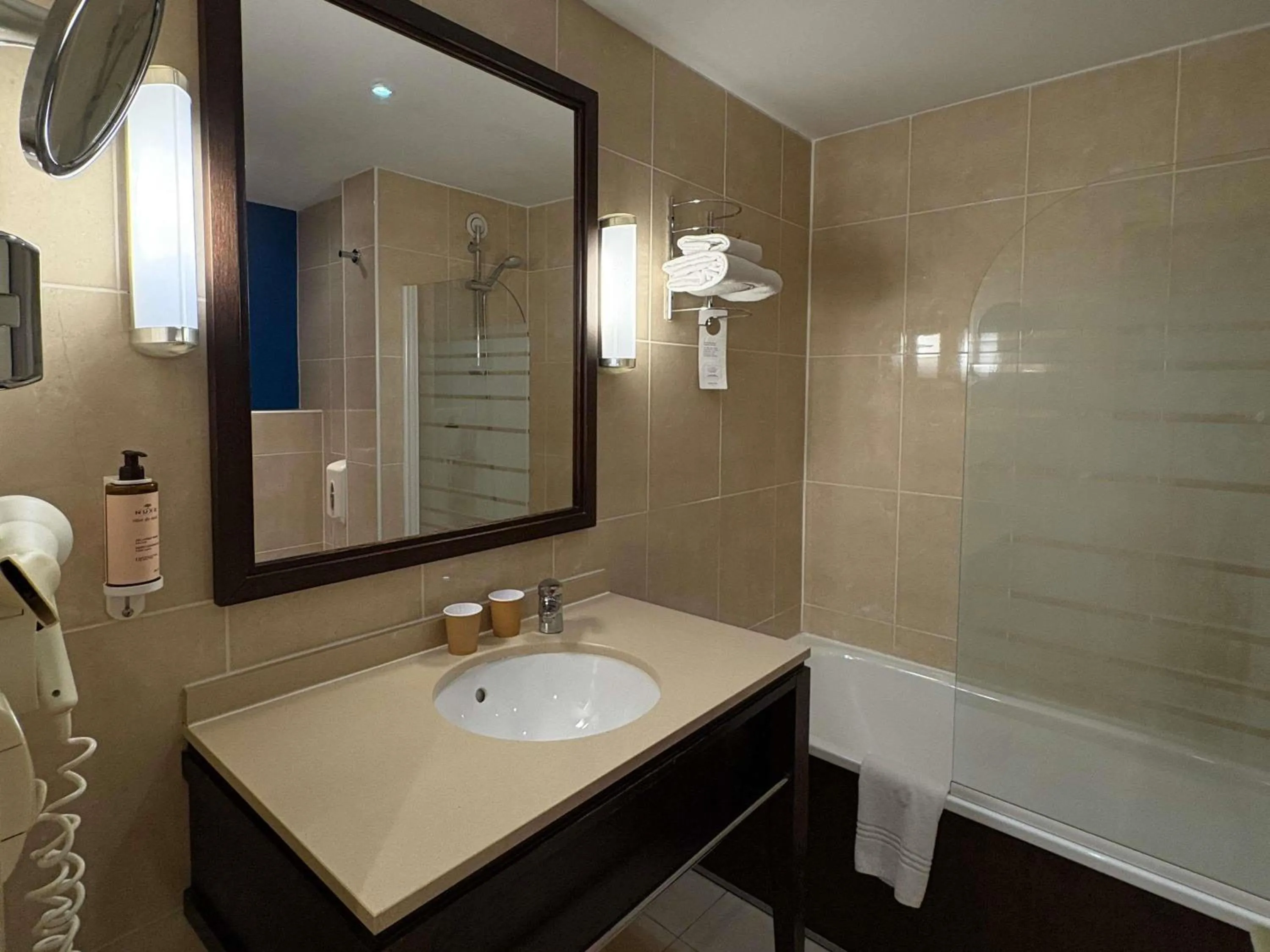 Family Suite - Two Connecting Rooms in Mercure Angers Centre Gare