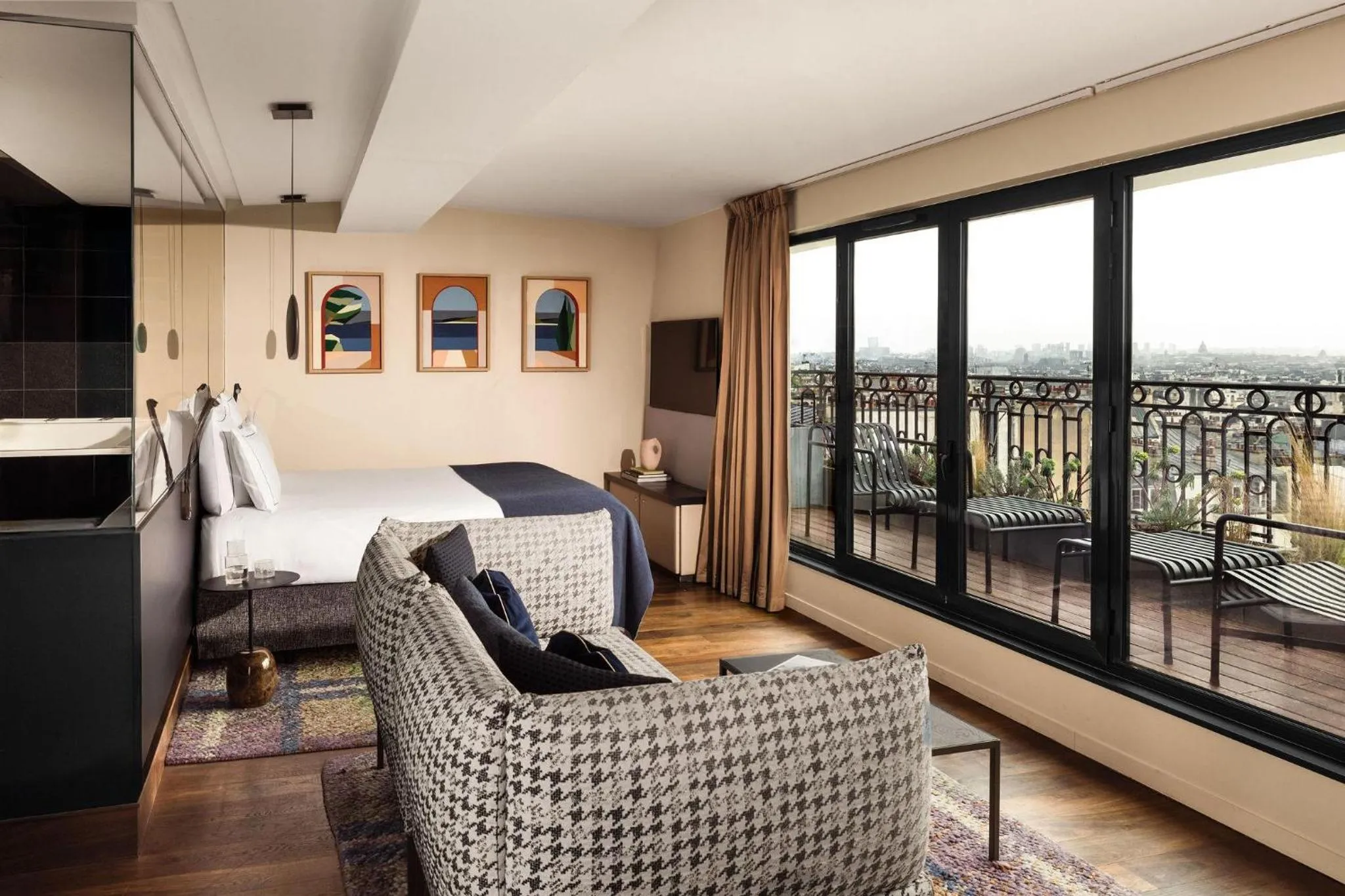 Penthouse – Panoramic View of the Eiffel Tower in Terrass" Hotel