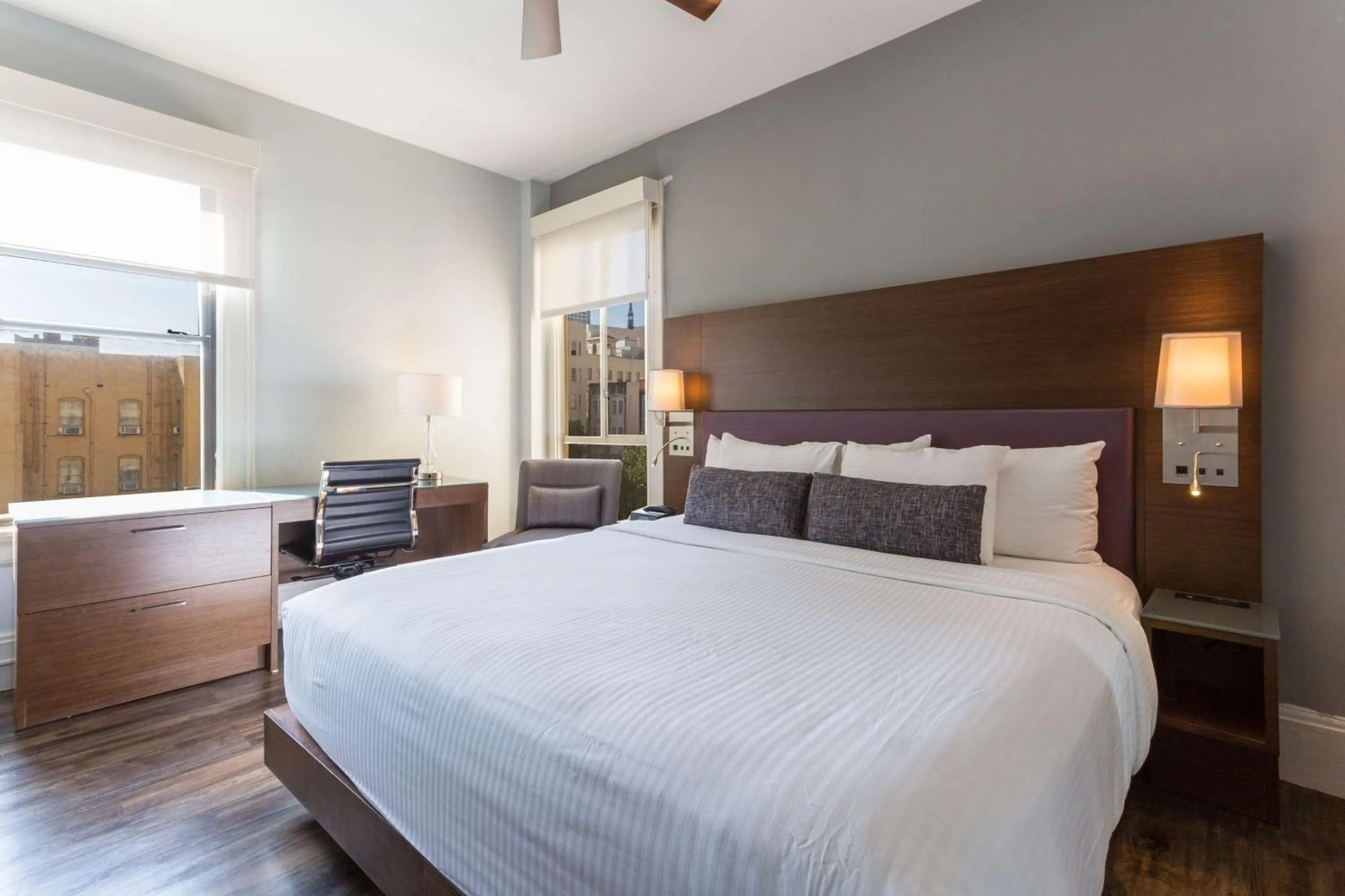 King Suite - Non-Smoking in Cartwright Hotel Union Square - BW Premier Collection