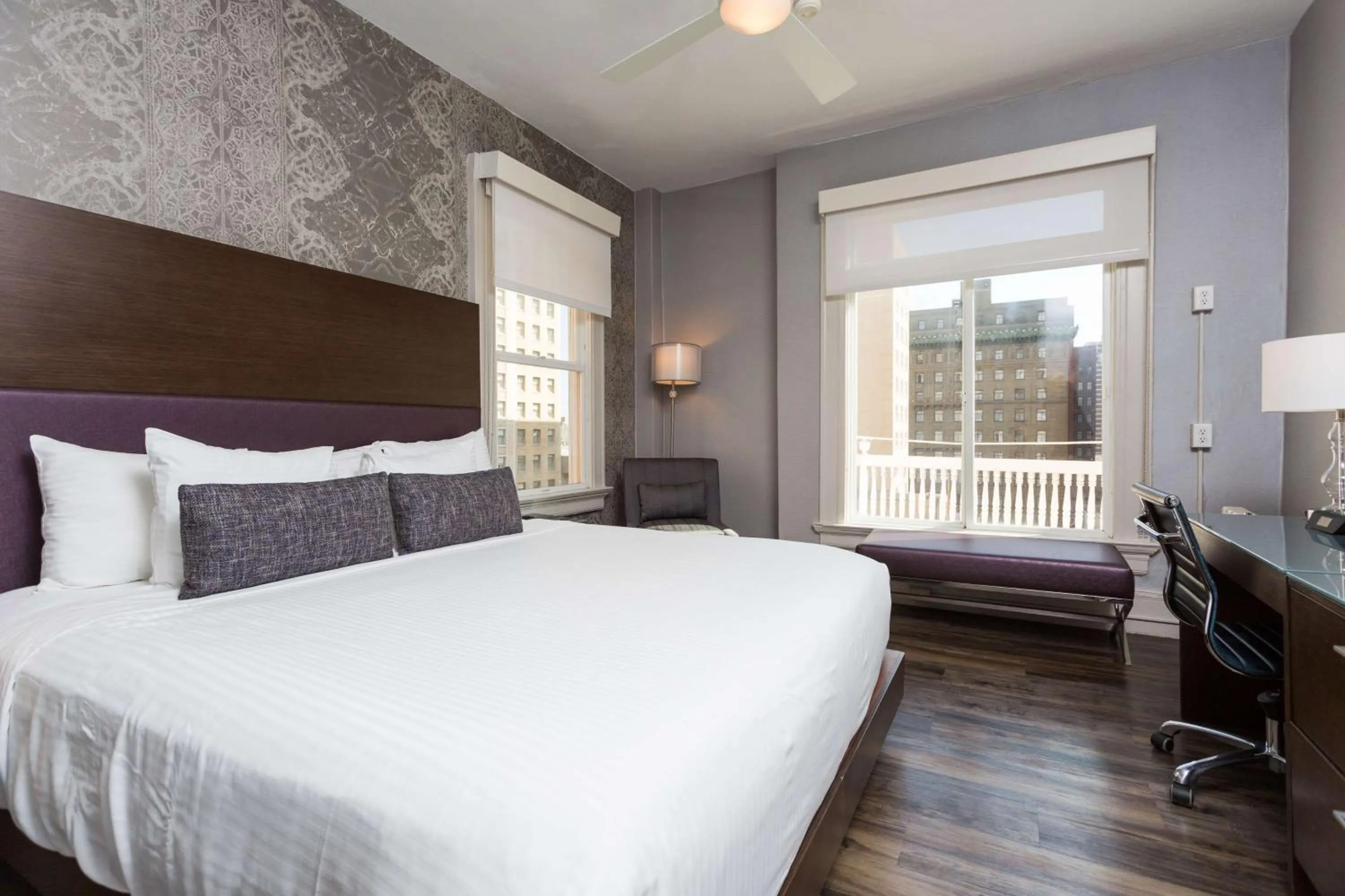 King Room with One King Bed - Non-Smoking in Cartwright Hotel Union Square - BW Premier Collection