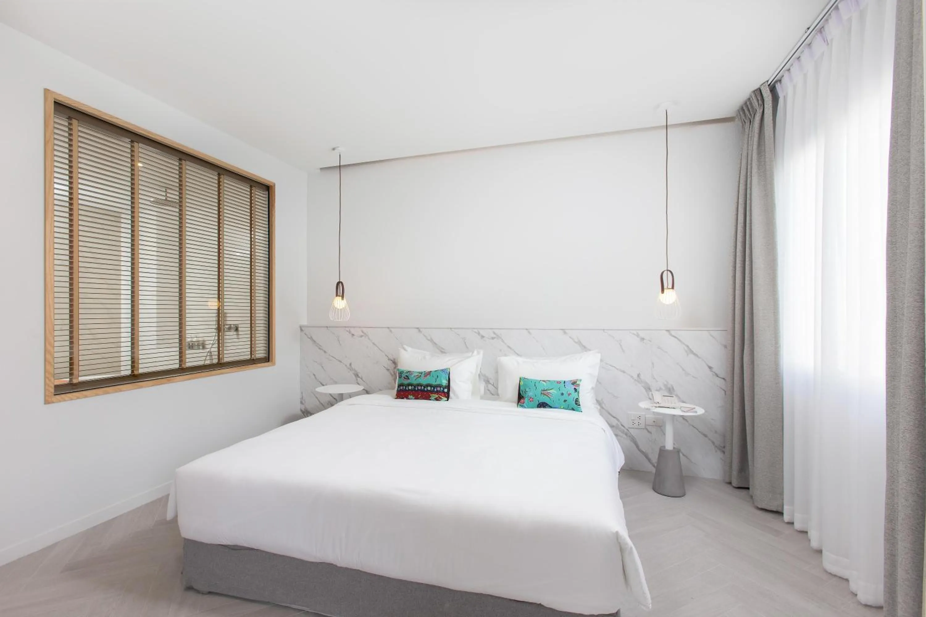 Deluxe Double Room with Bath in Sook Hotel