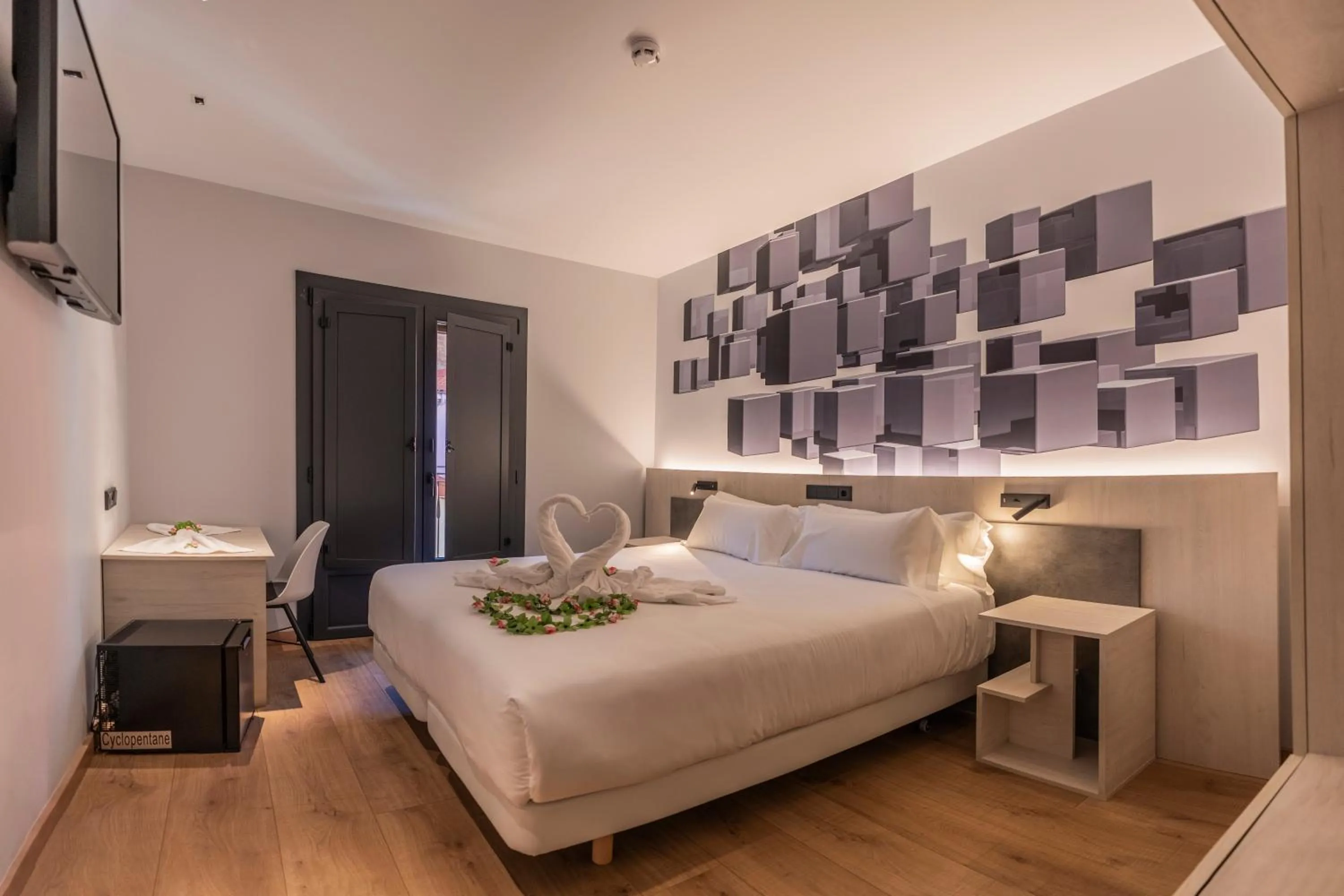 Deluxe Double or Twin Room with Balcony in Hotel NERU con Encanto