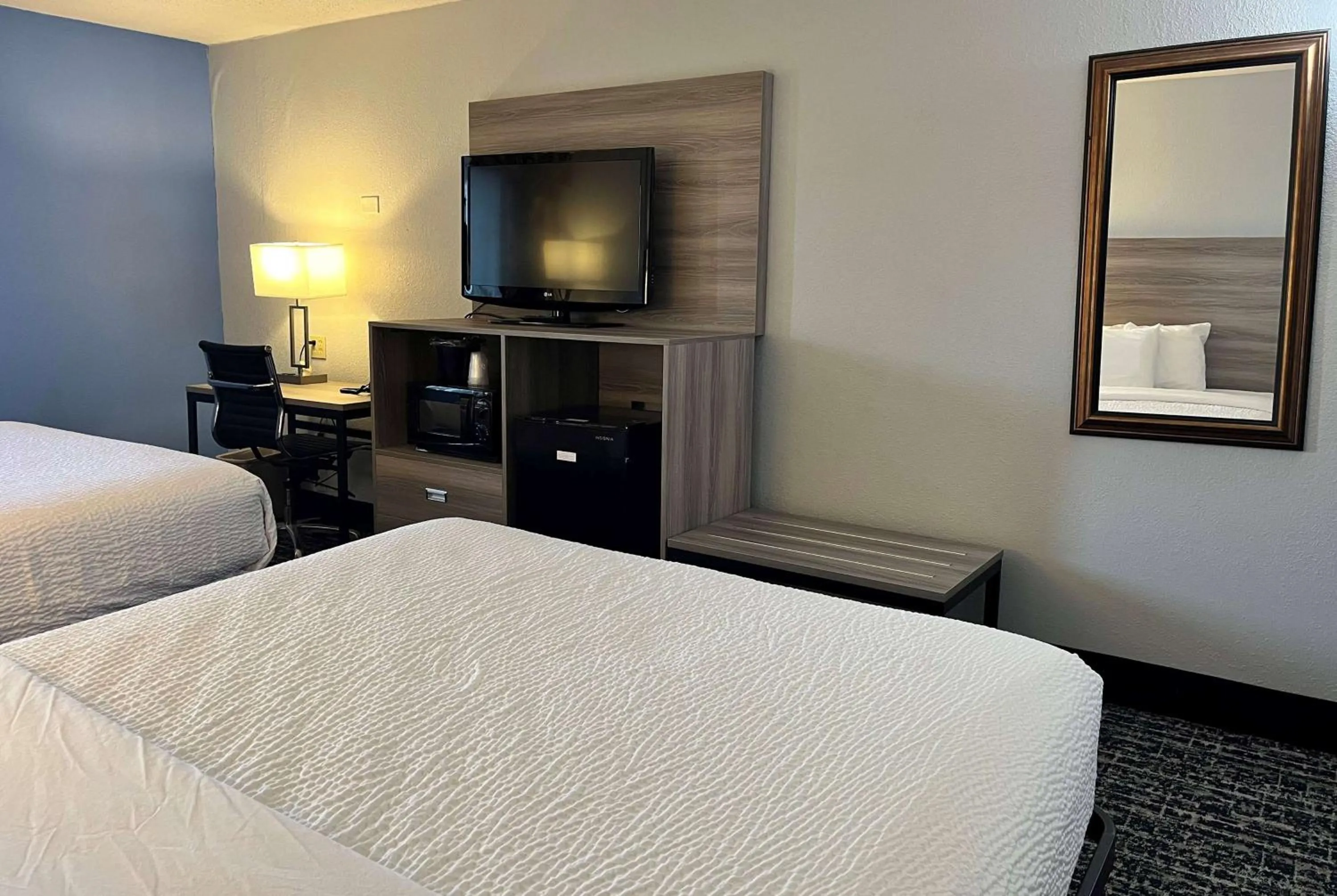 Queen Room with Two Queen Beds - Non-Smoking in Baymont by Wyndham Indianapolis South