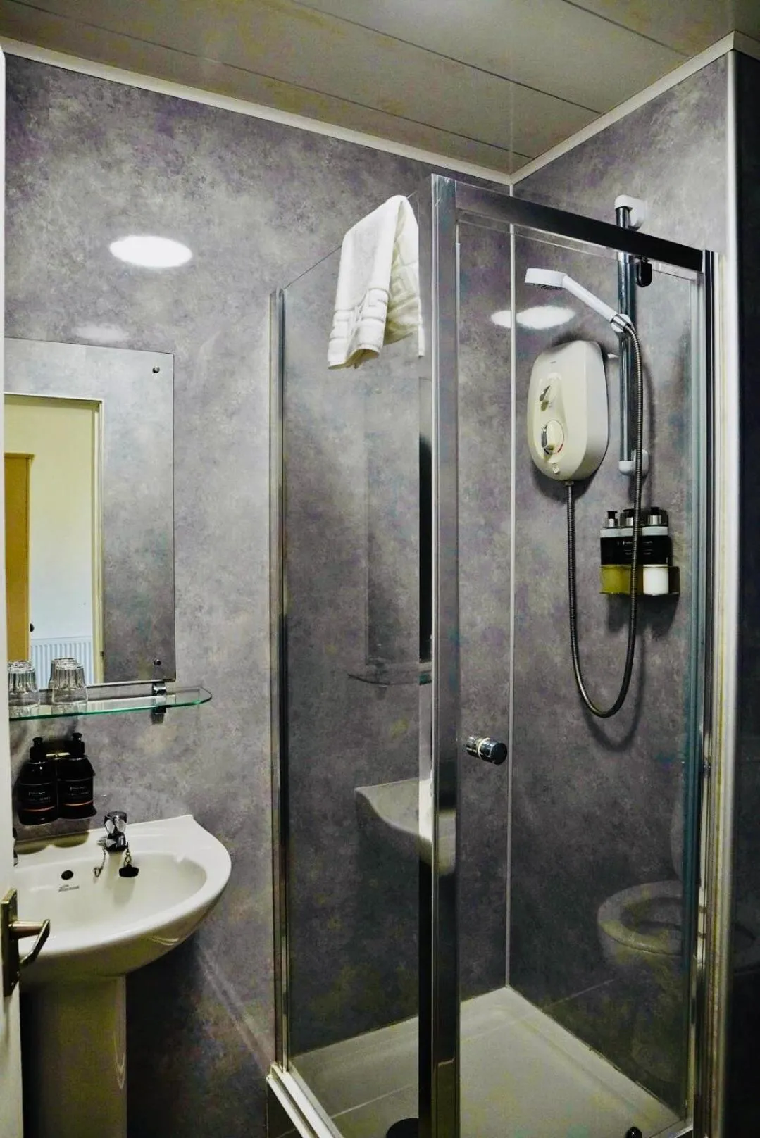 Twin Room in Lochnell Arms Hotel