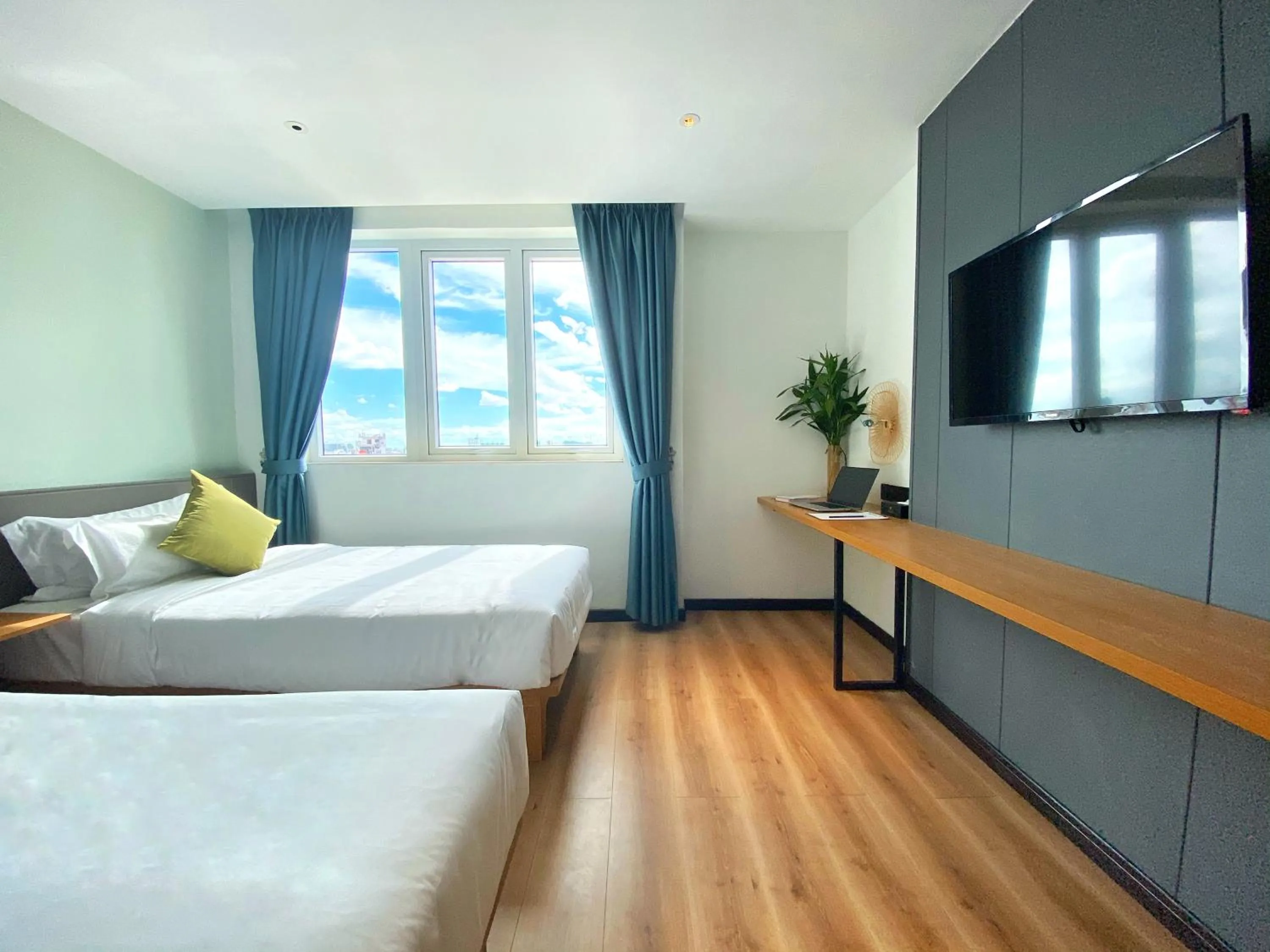 Twin Room with Balcony in Yunfan Hotel