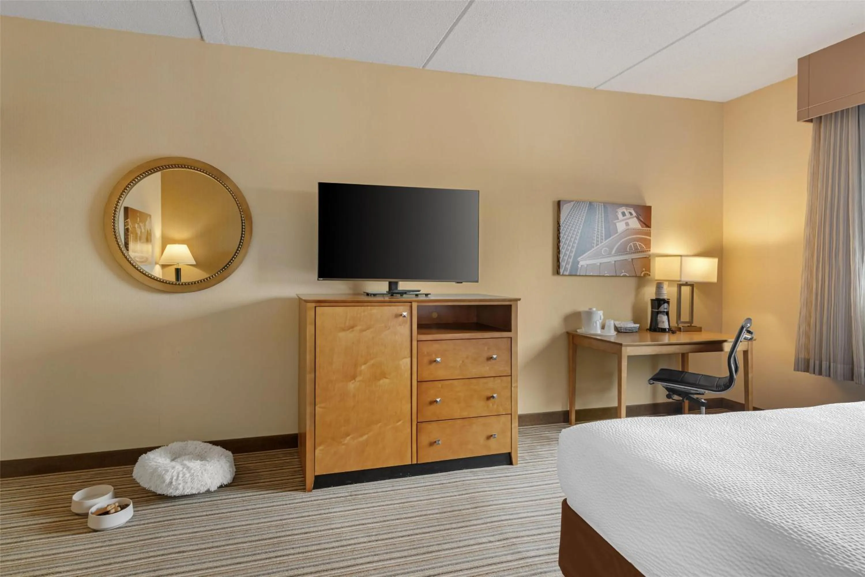 King Room - Pet Friendly/Non-Smoking in Best Western Royal Plaza Hotel and Trade Center